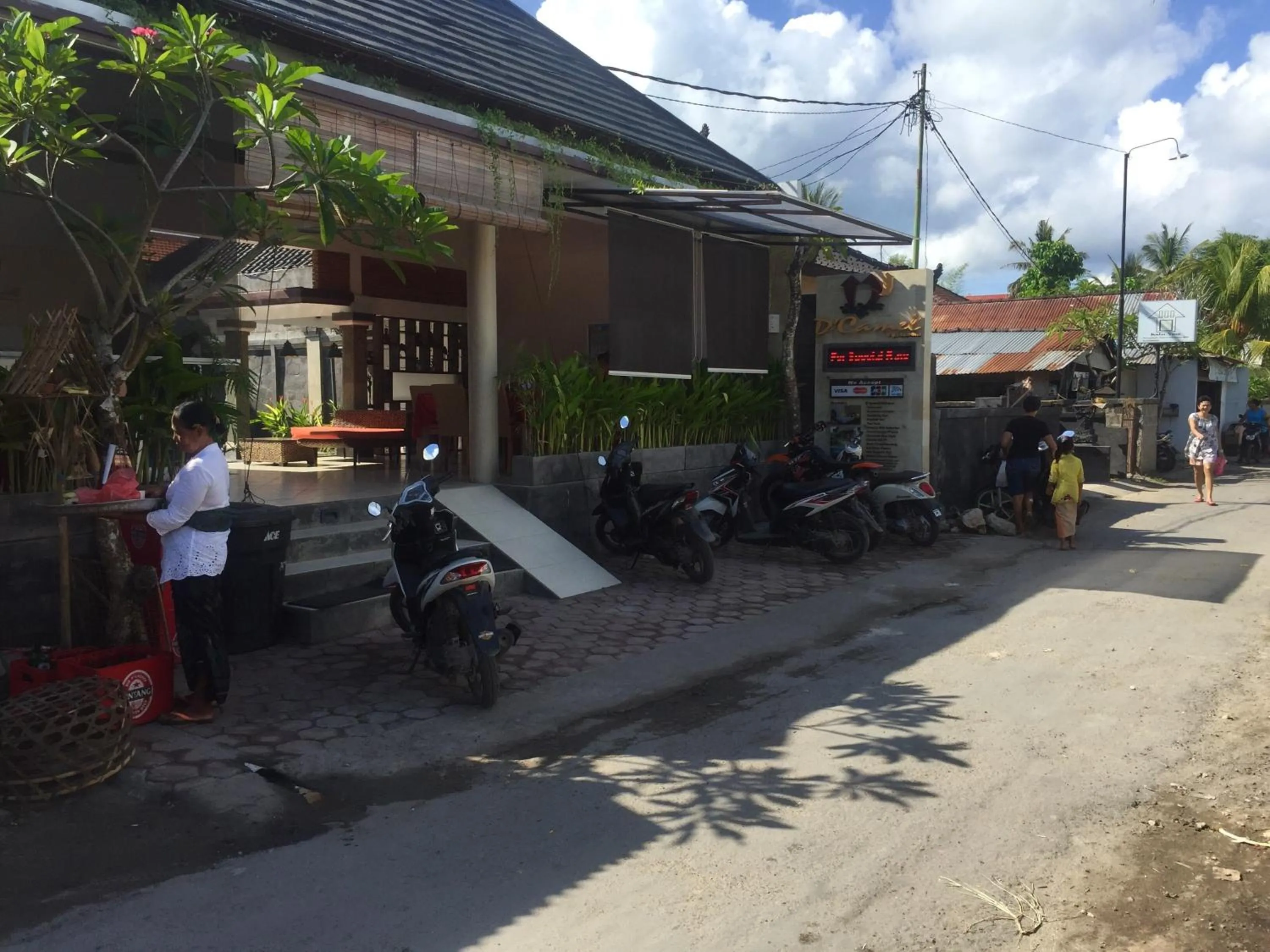 Facade/entrance in D'Camel Hotel Lembongan