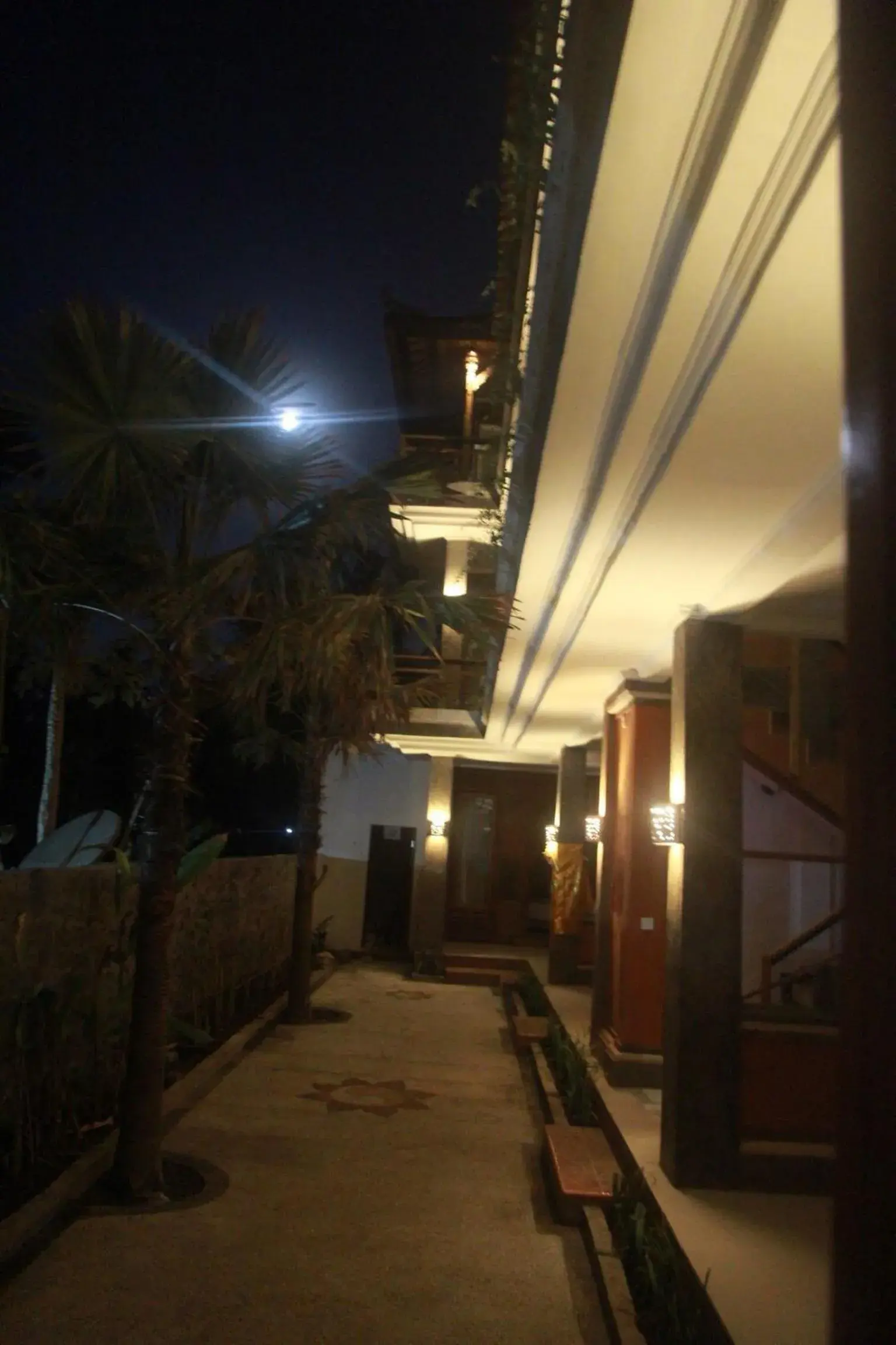 Facade/entrance in D'Camel Hotel Lembongan Facade/entrance in D'Camel Hotel Lembongan