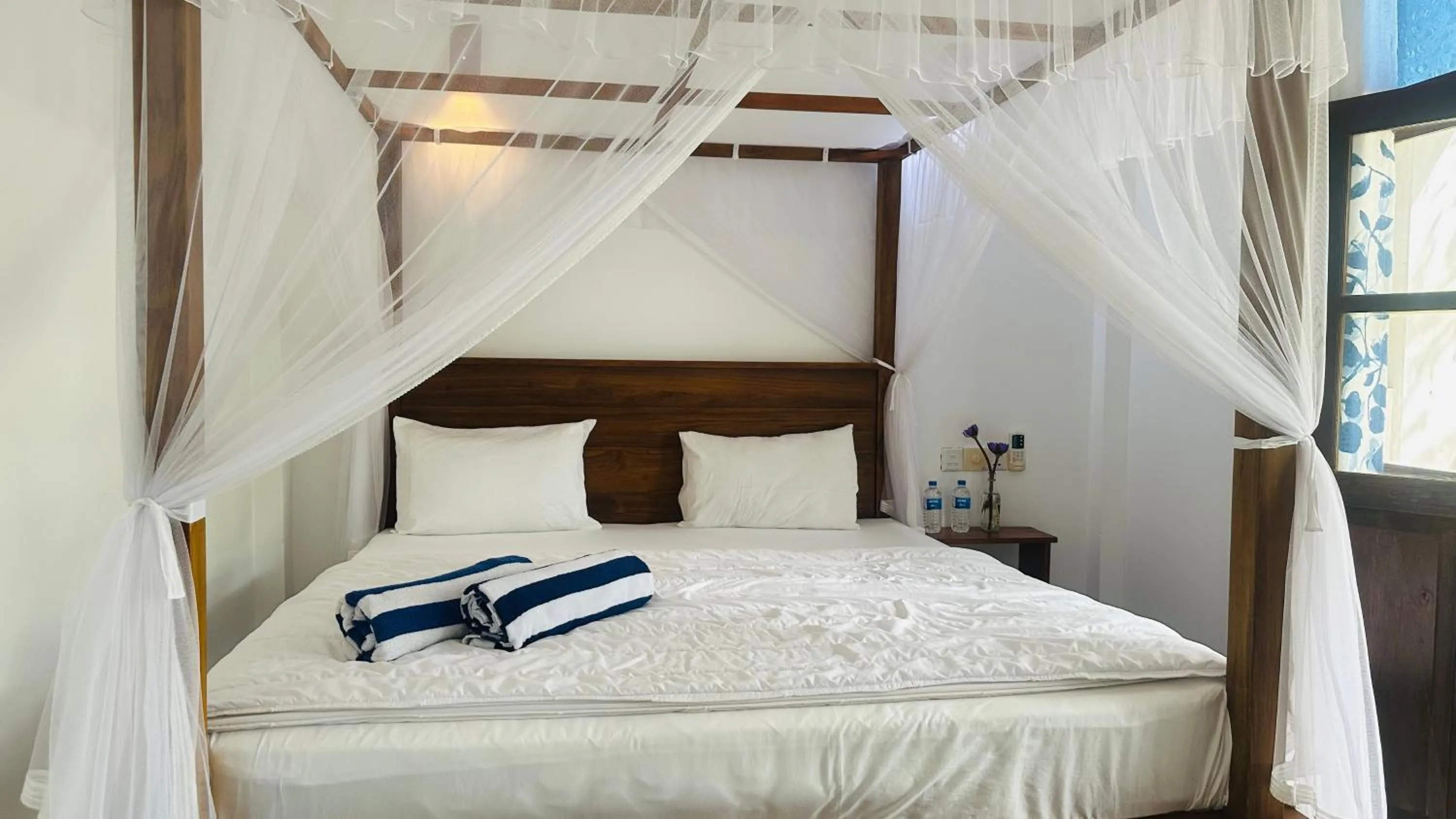 Bed in The Point Mirissa