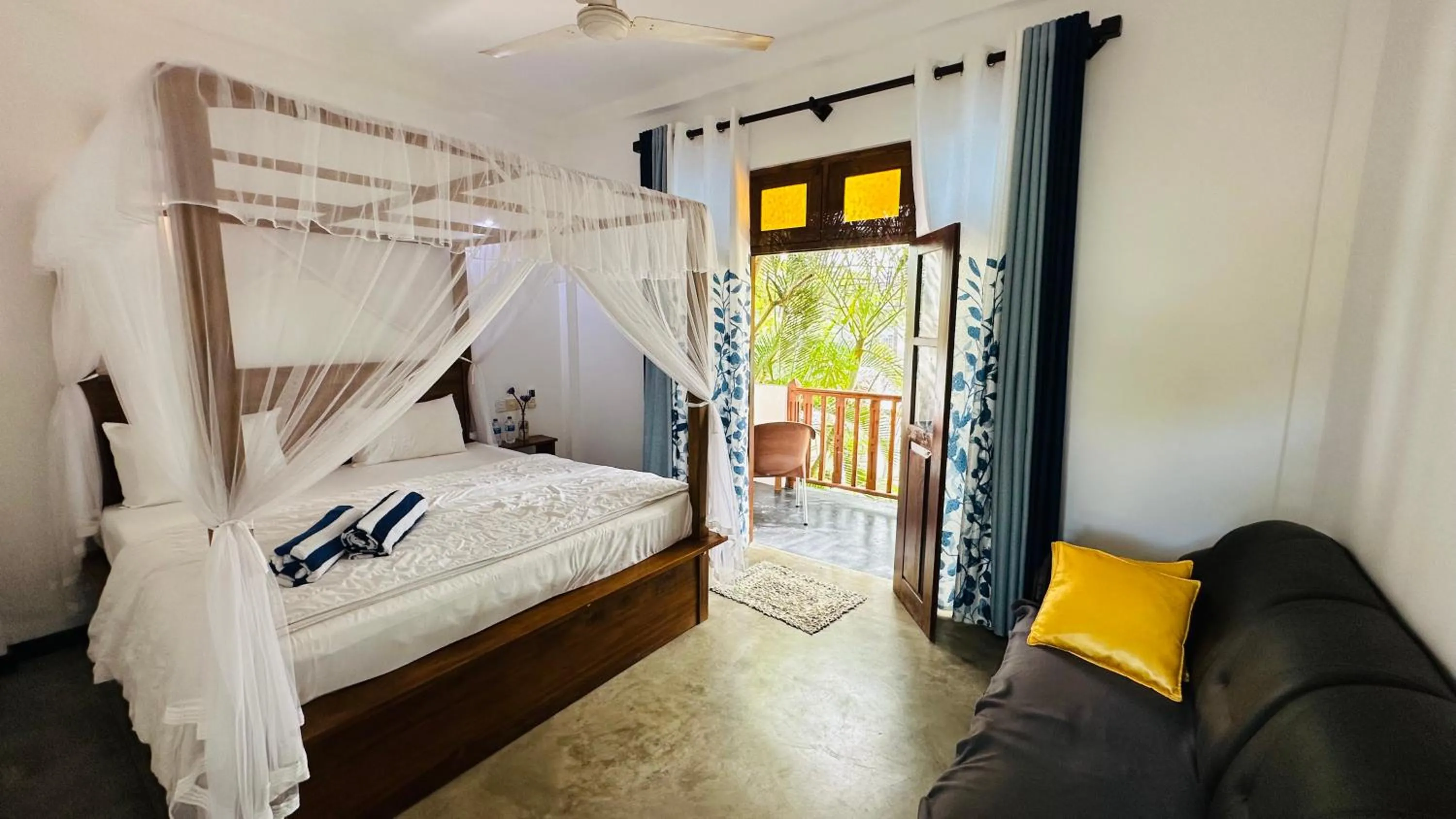 Bed in The Point Mirissa
