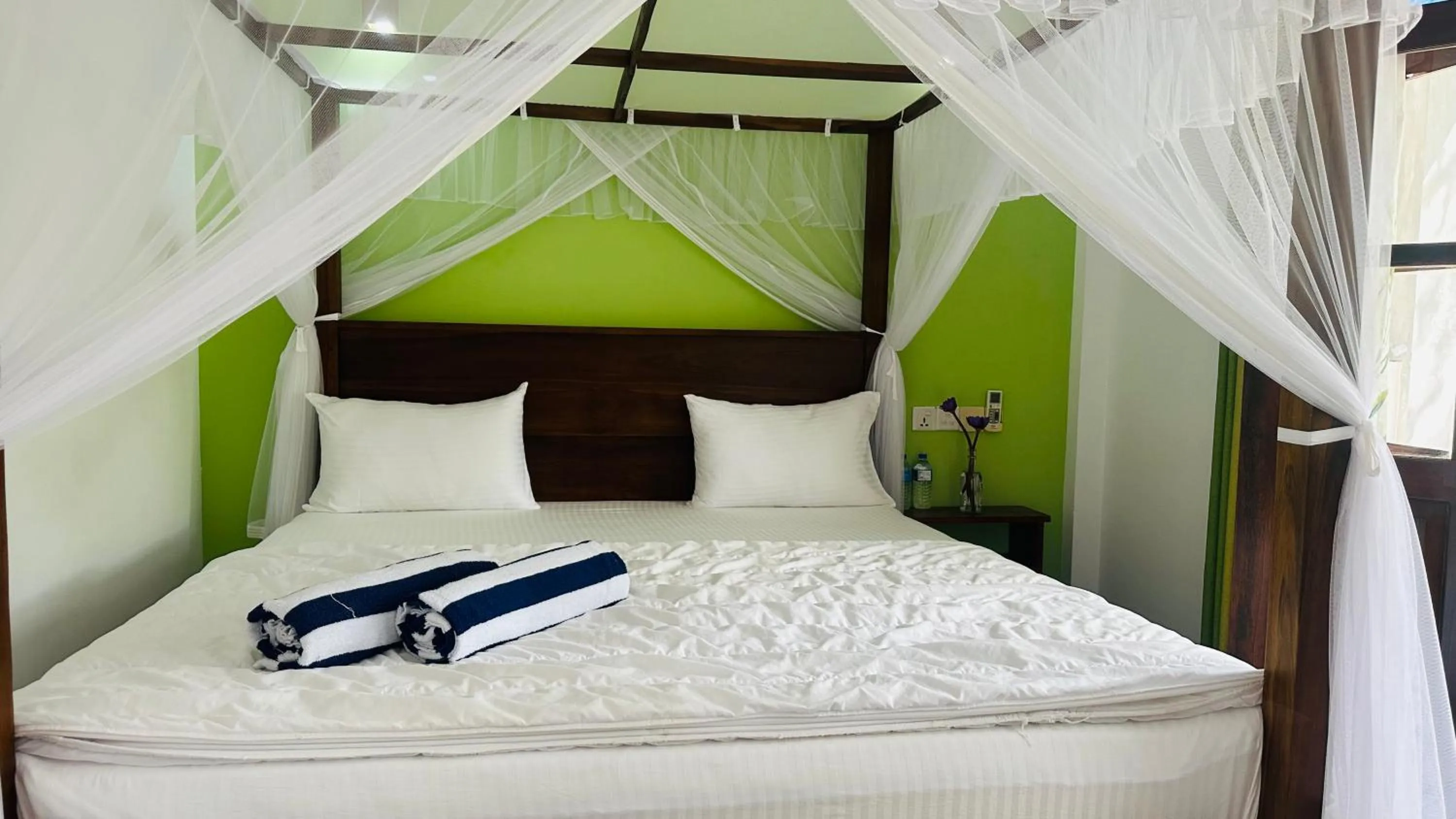 Bed in The Point Mirissa
