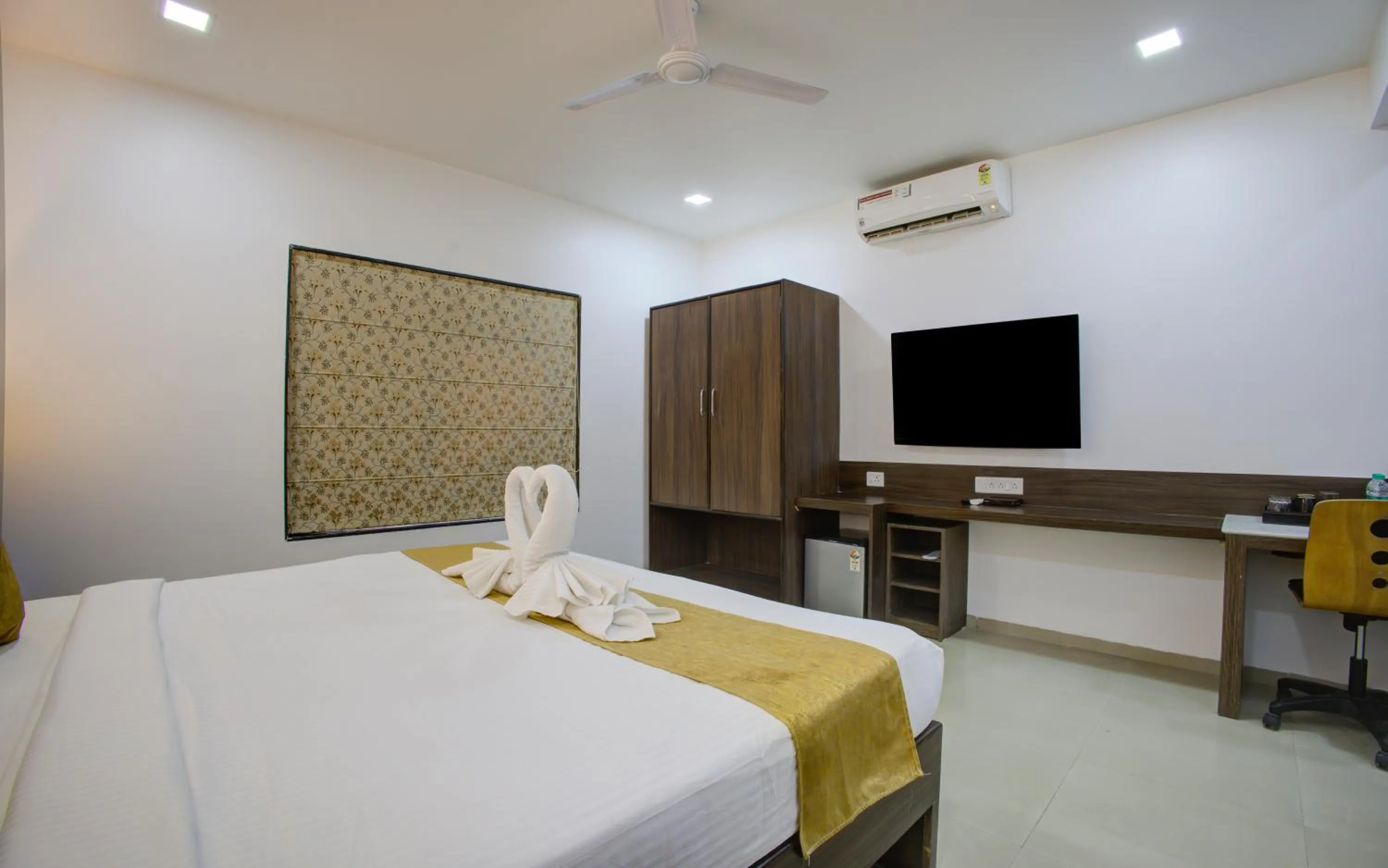 Photo of the whole room, Bed in Magnus Aerith Studios Exclusive Residences