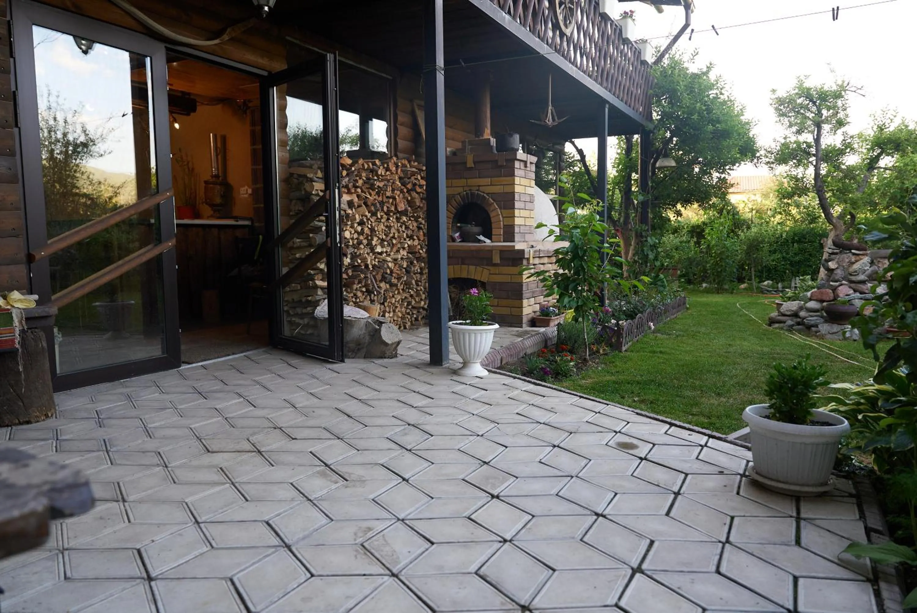 Argo Guest House