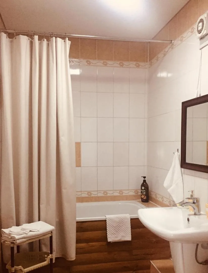 Argo Guest House