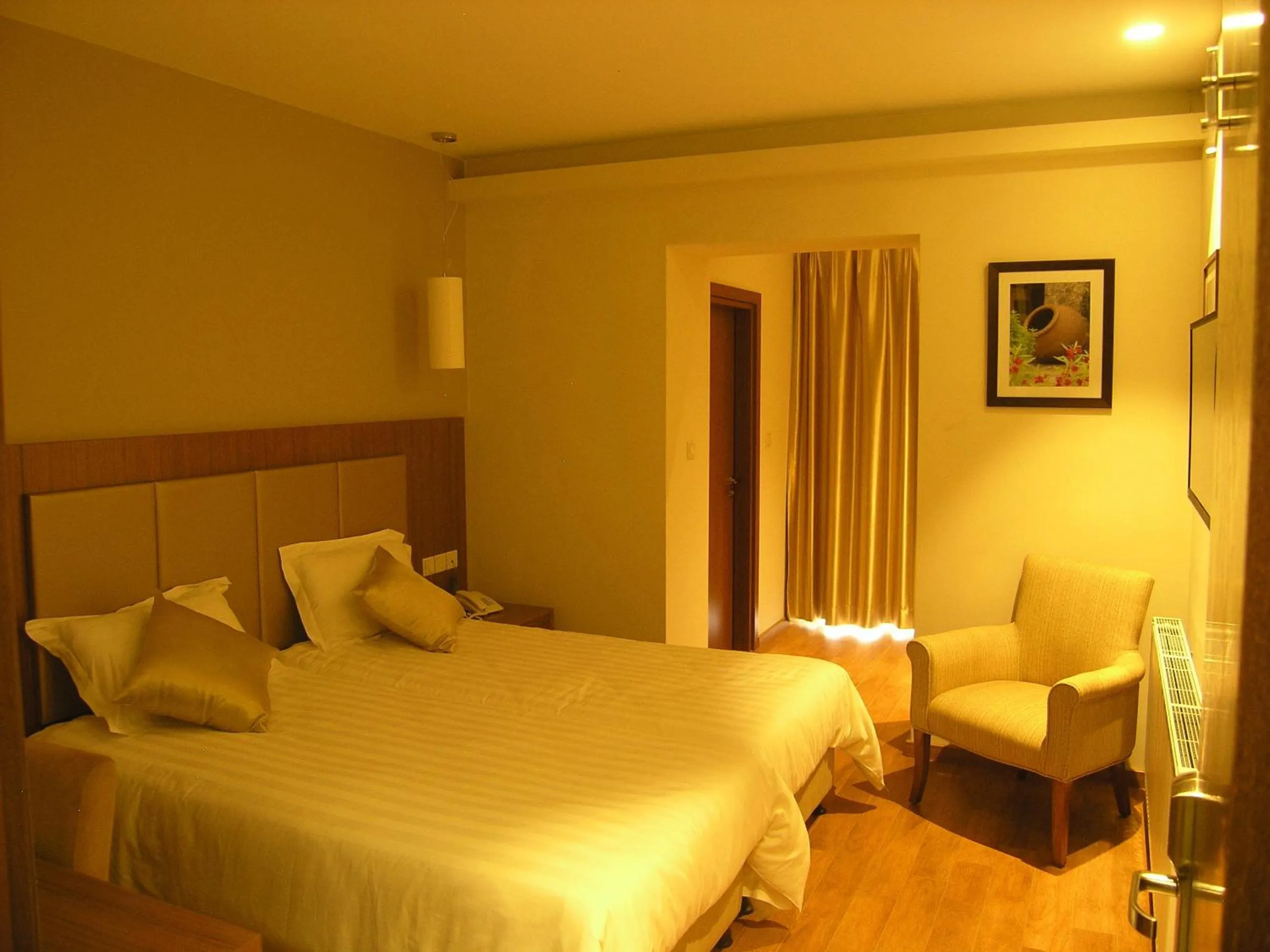 Photo of the whole room, Bed in Livadia Hotel Kyperounta