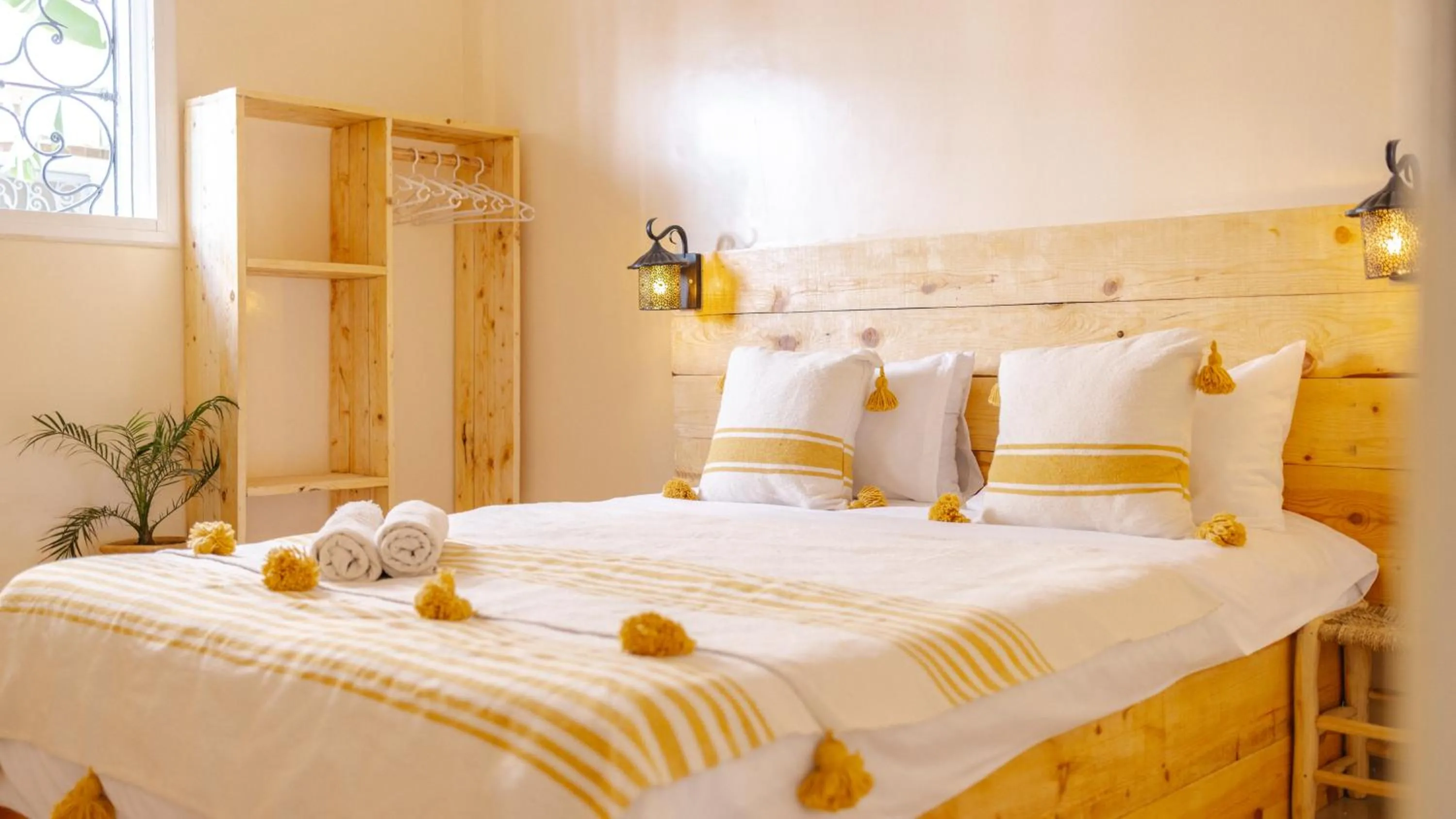 Bed in Sable beach surf camp Tamraght