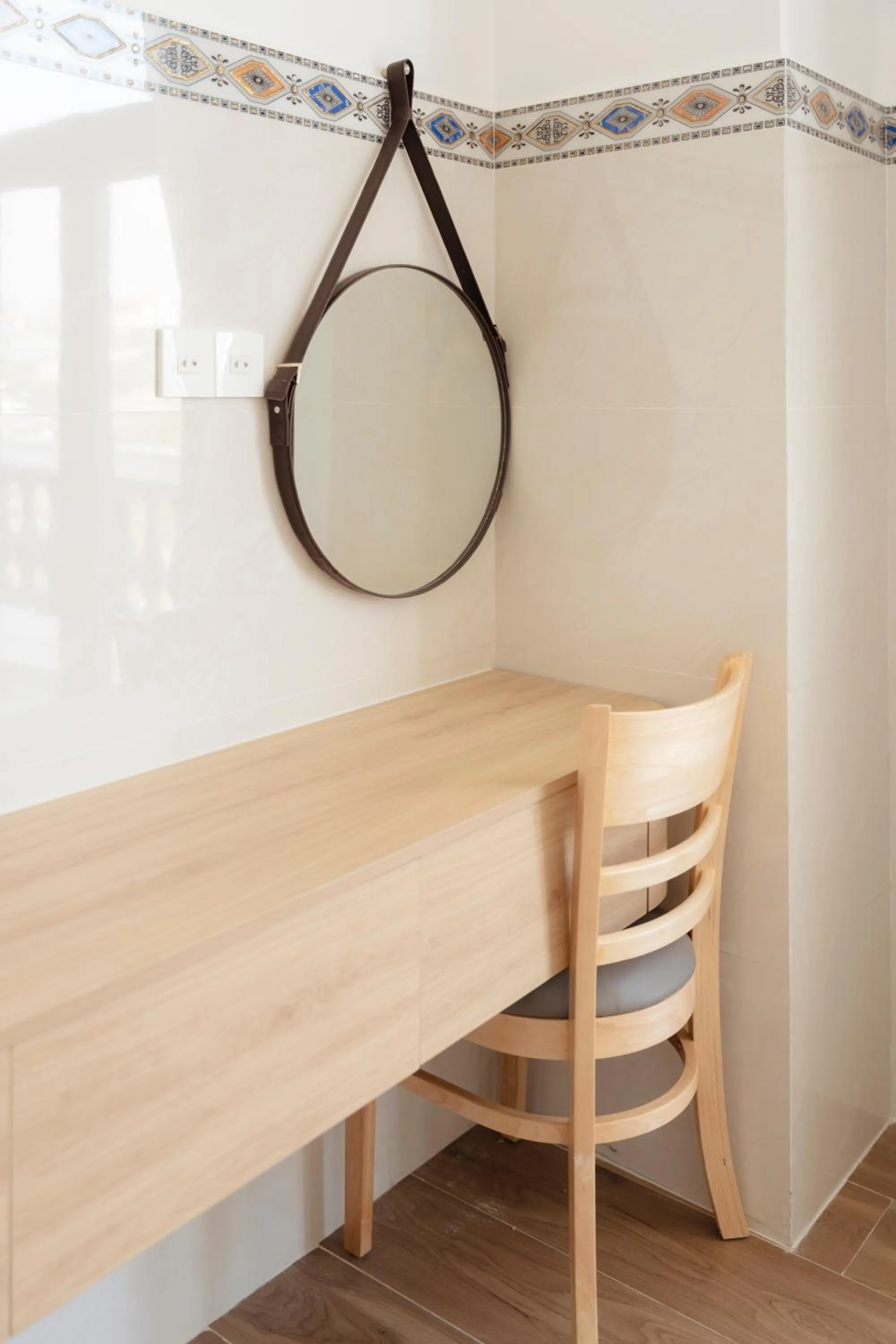 hair dresser in Serene Stay