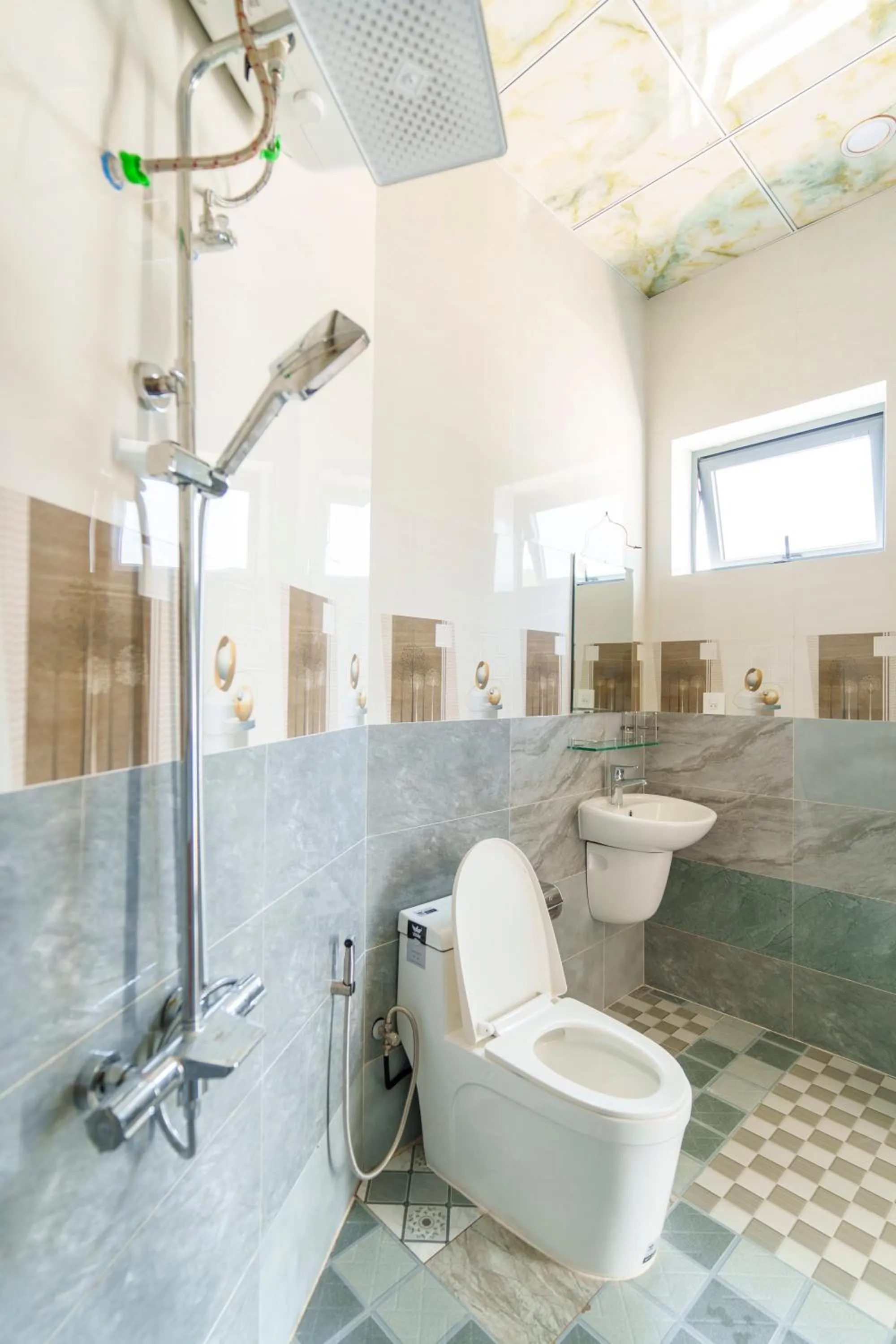 Shower in Serene Stay