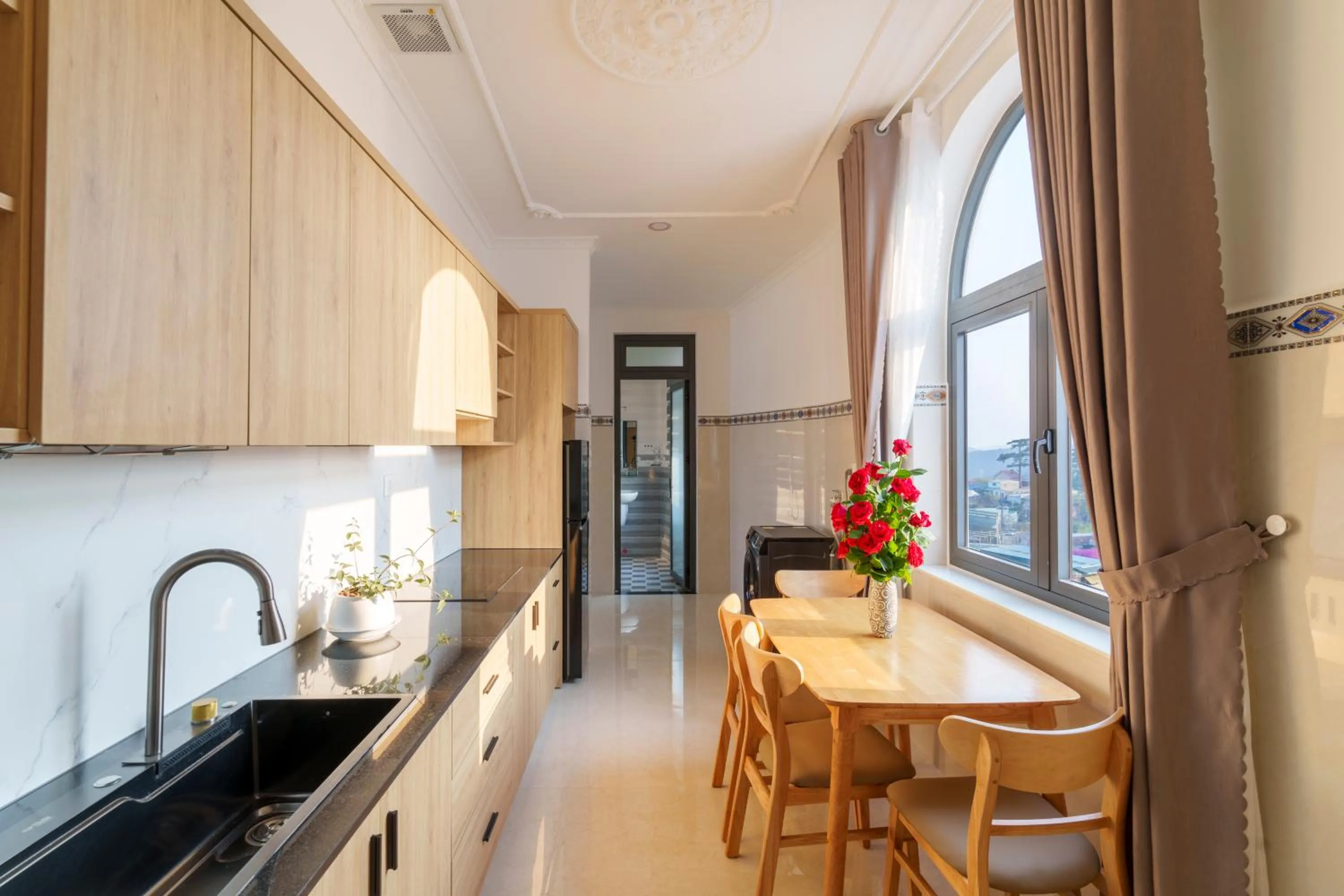 Kitchen or kitchenette in Serene Stay