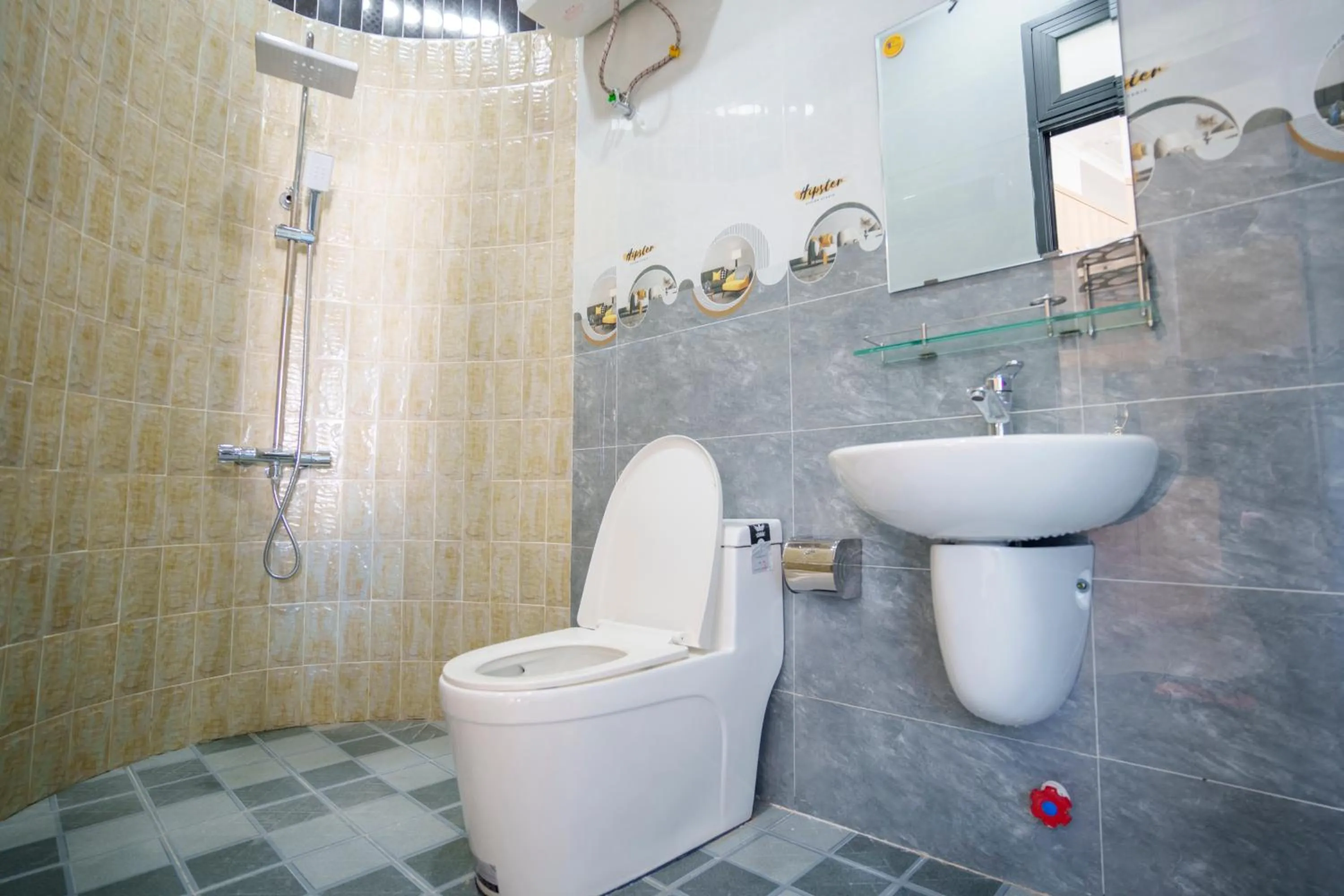 Shower in Serene Stay