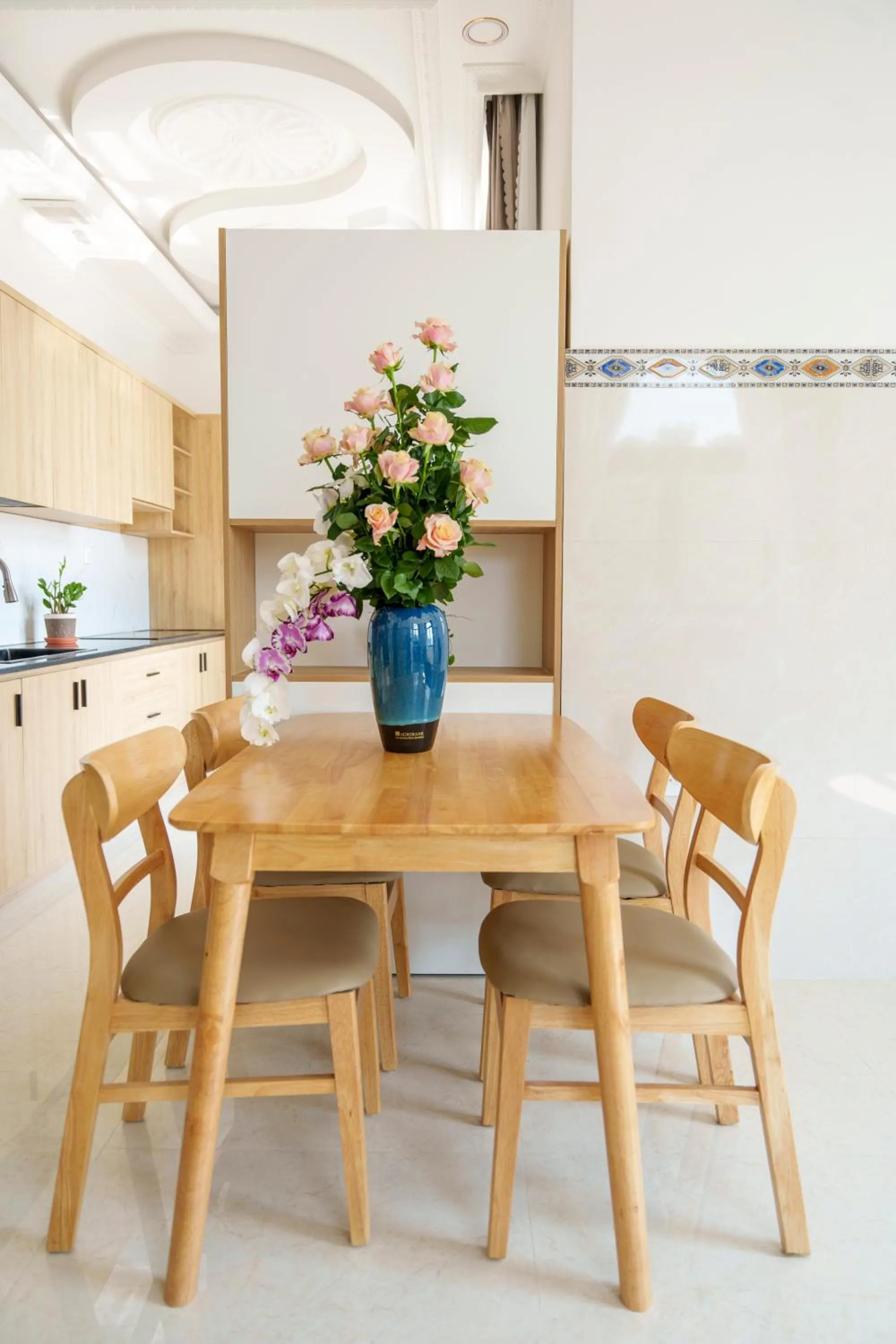 Kitchen or kitchenette in Serene Stay