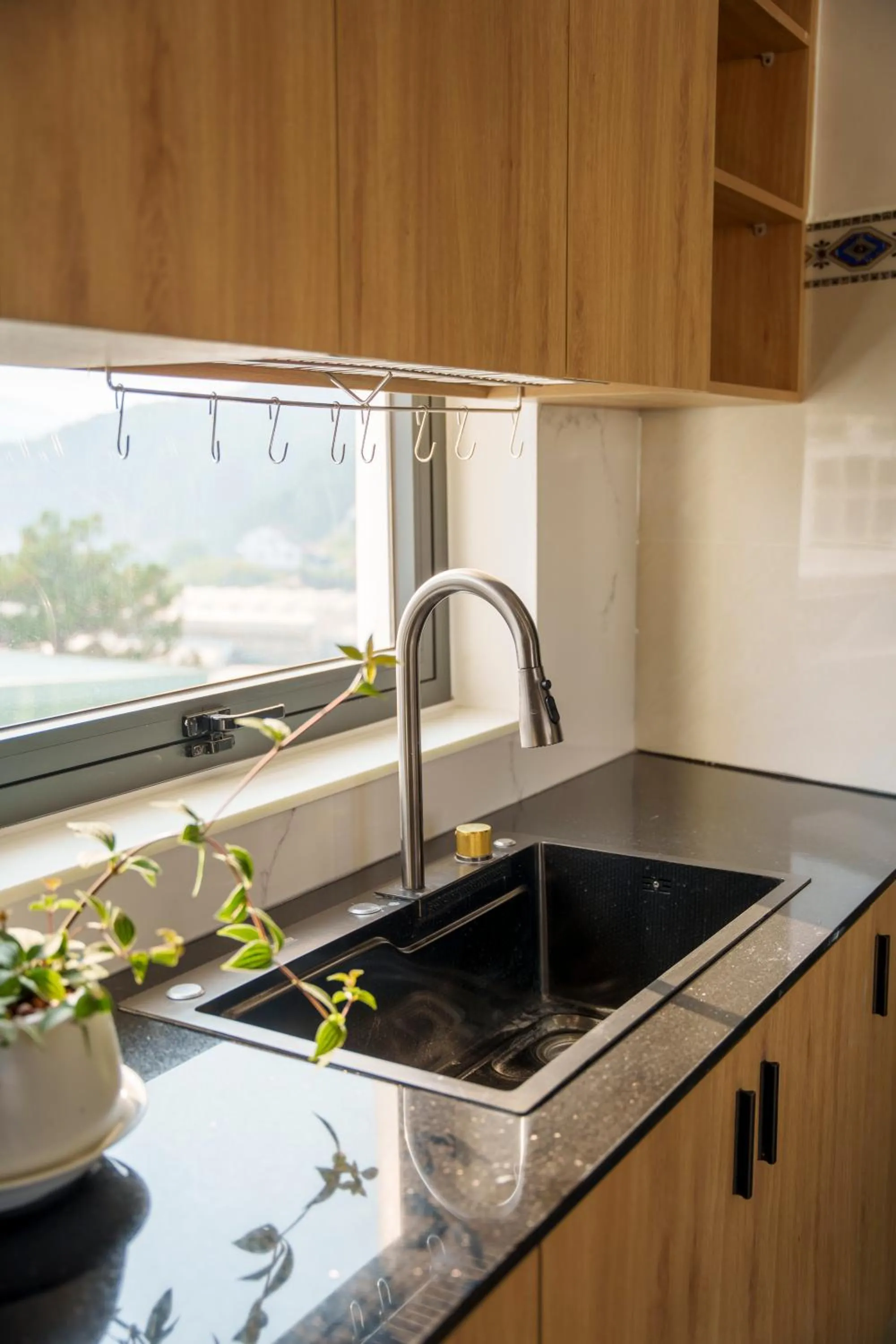 Kitchen or kitchenette in Serene Stay