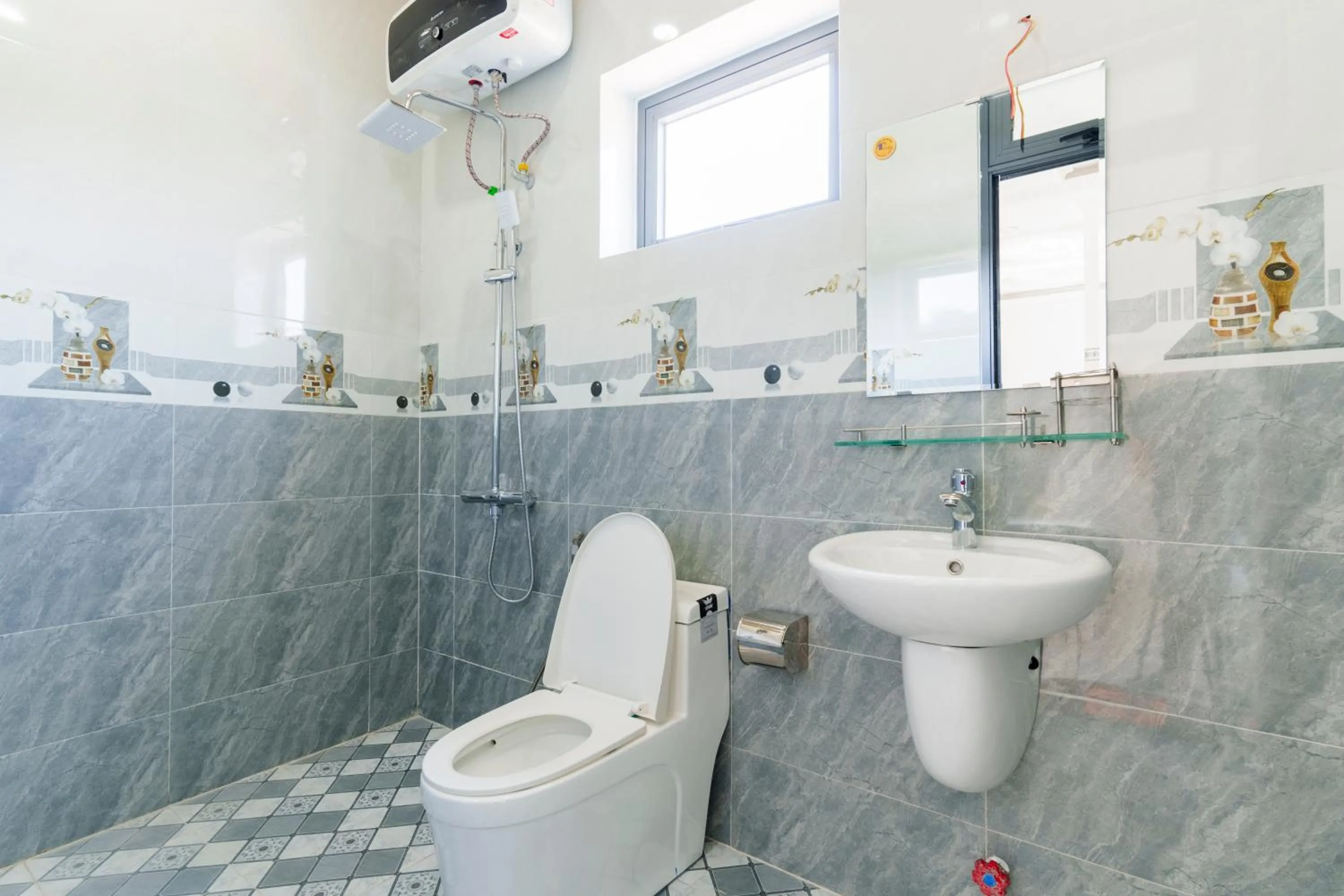 Shower in Serene Stay