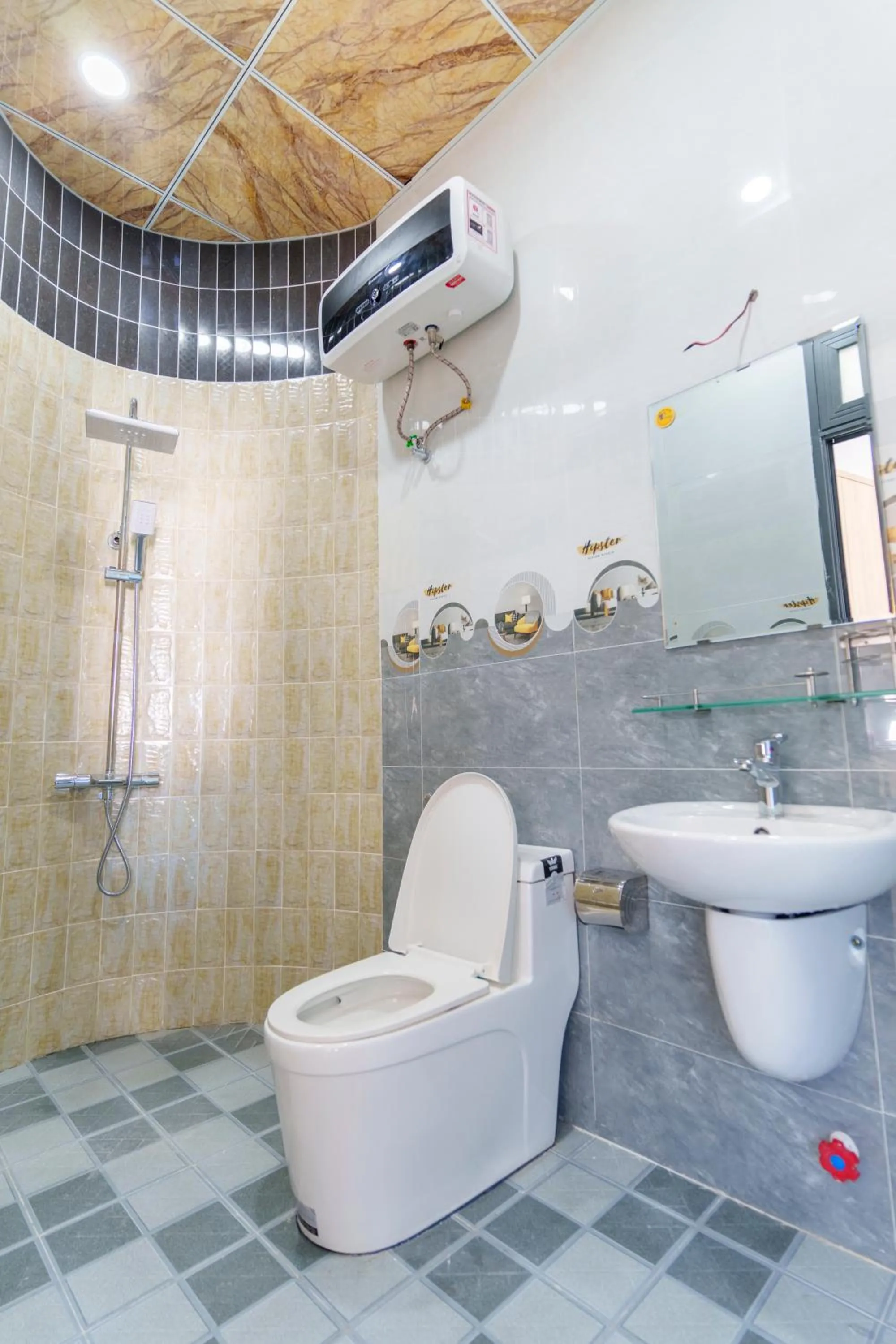 Shower in Serene Stay