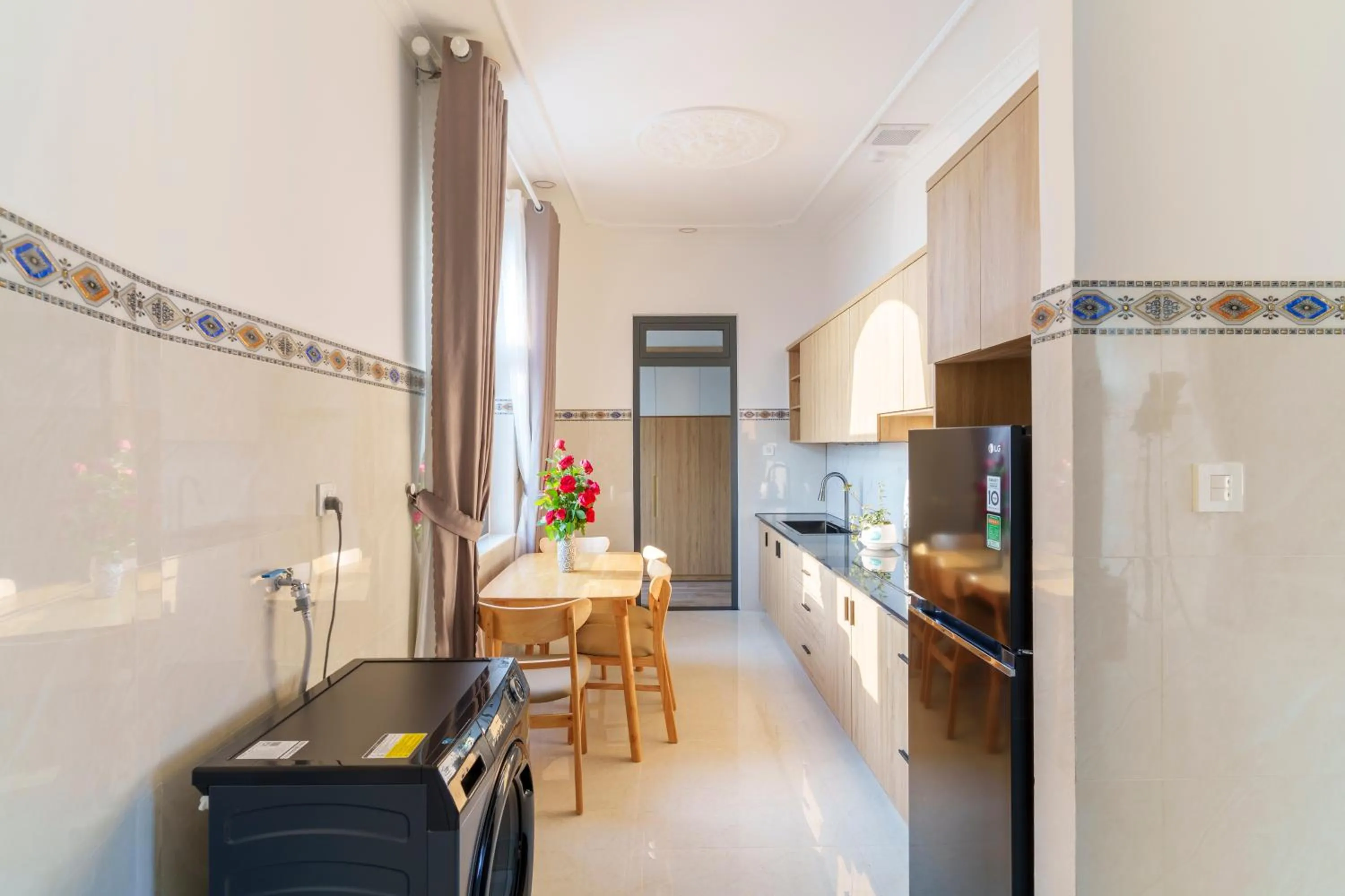 Kitchen or kitchenette in Serene Stay