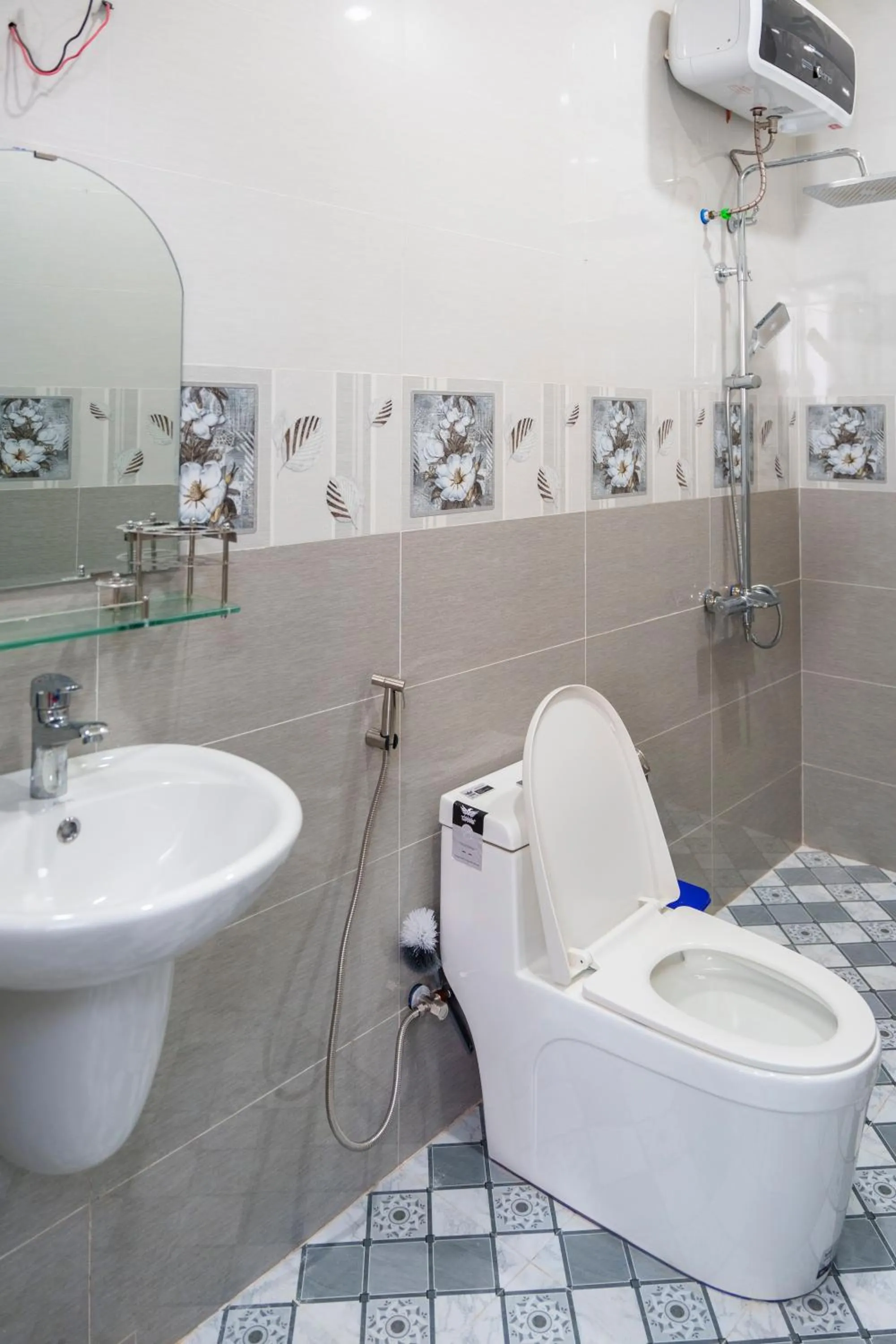 Shower in Serene Stay