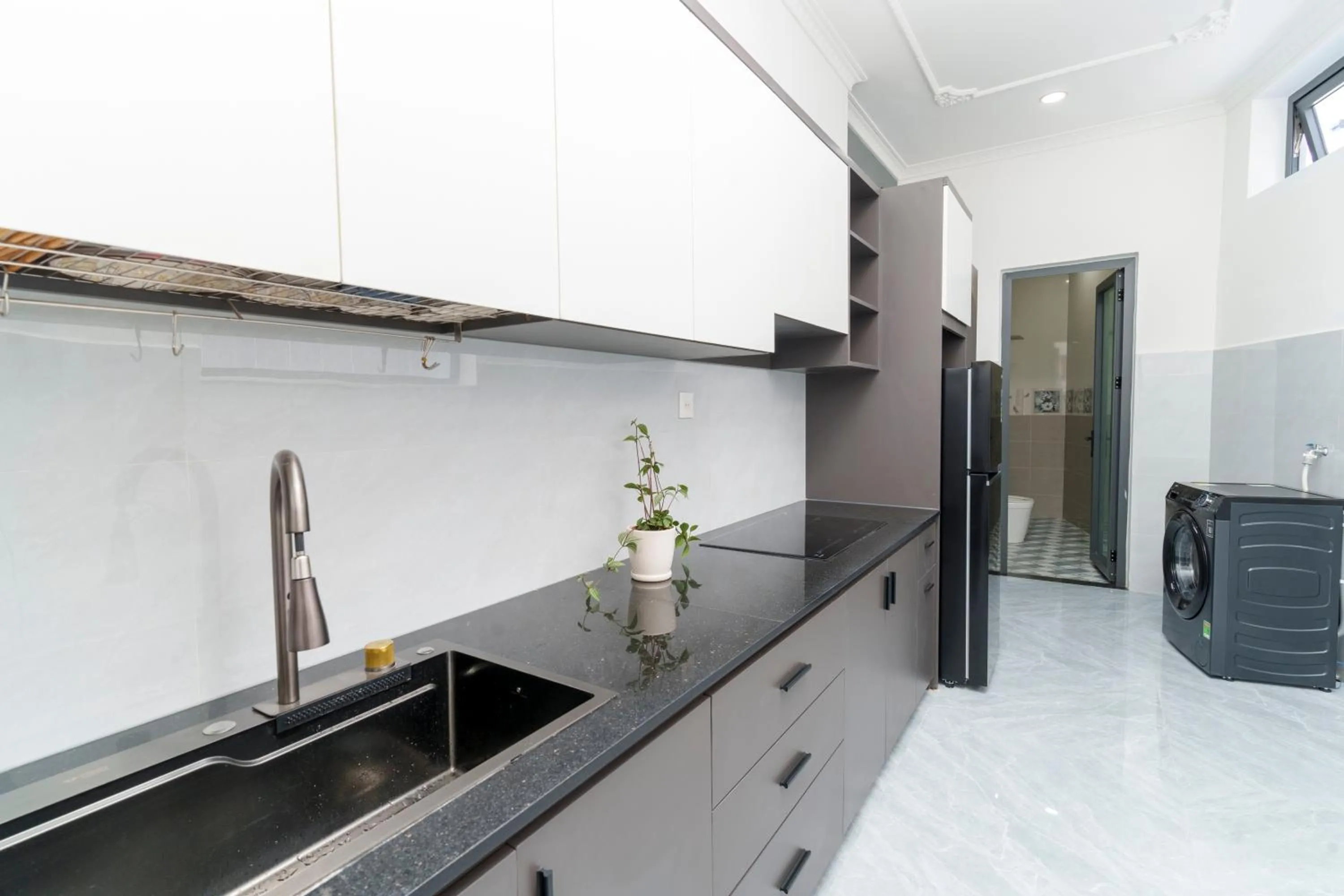 Kitchen or kitchenette in Serene Stay