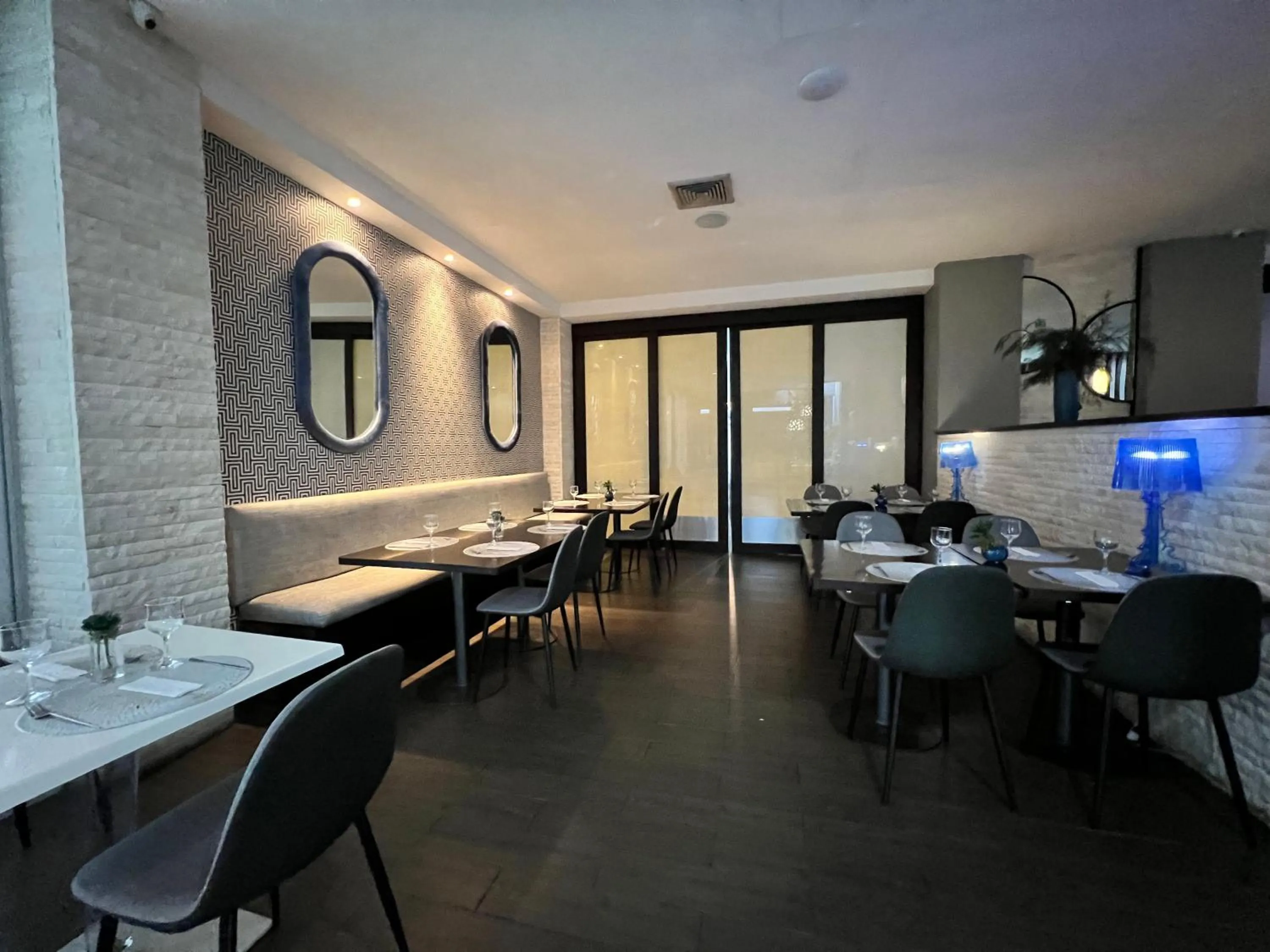 Restaurant/places to eat in Hotel GH Guaparo Inn Valencia