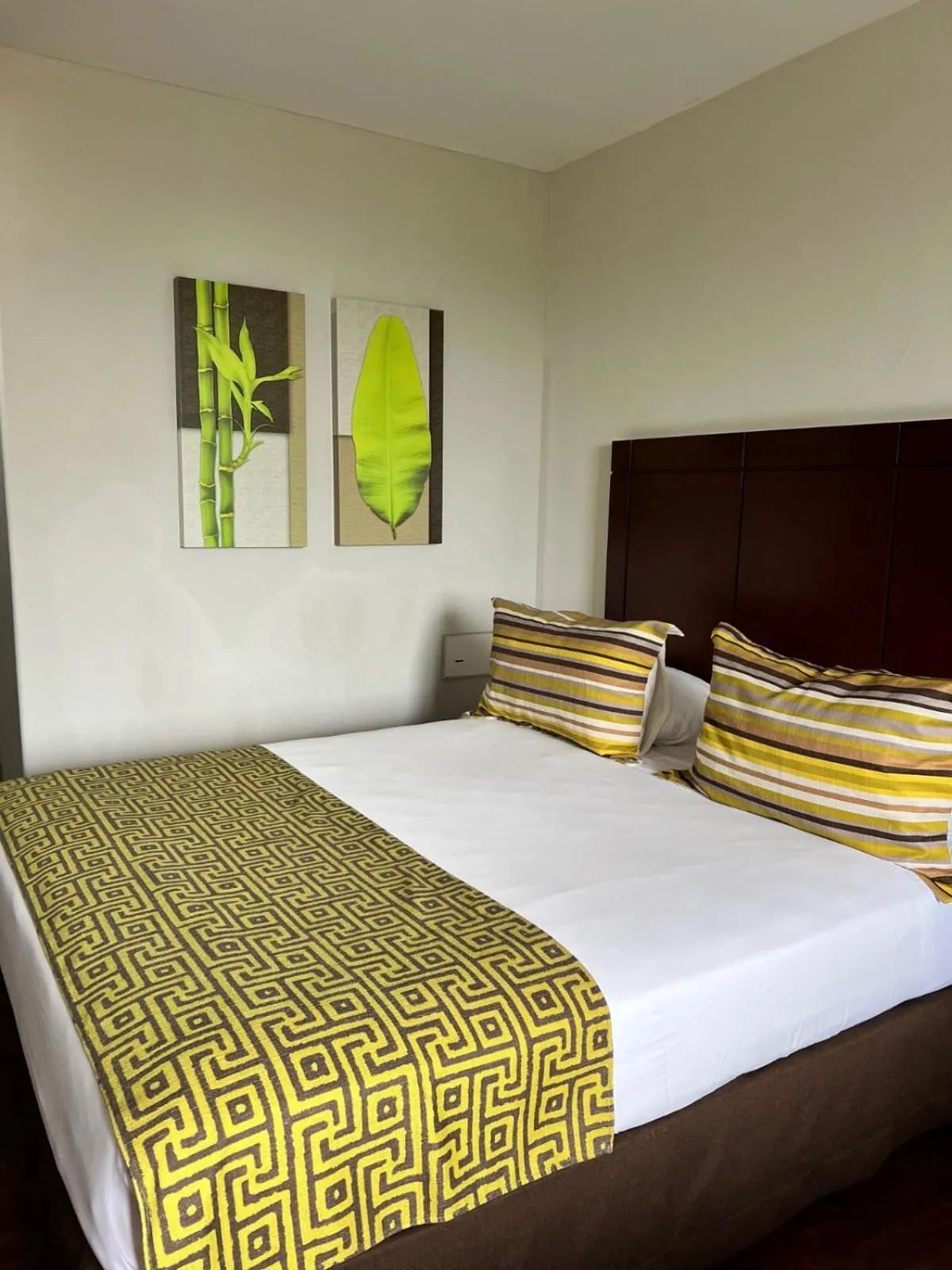 Bed in Hotel GH Guaparo Inn Valencia