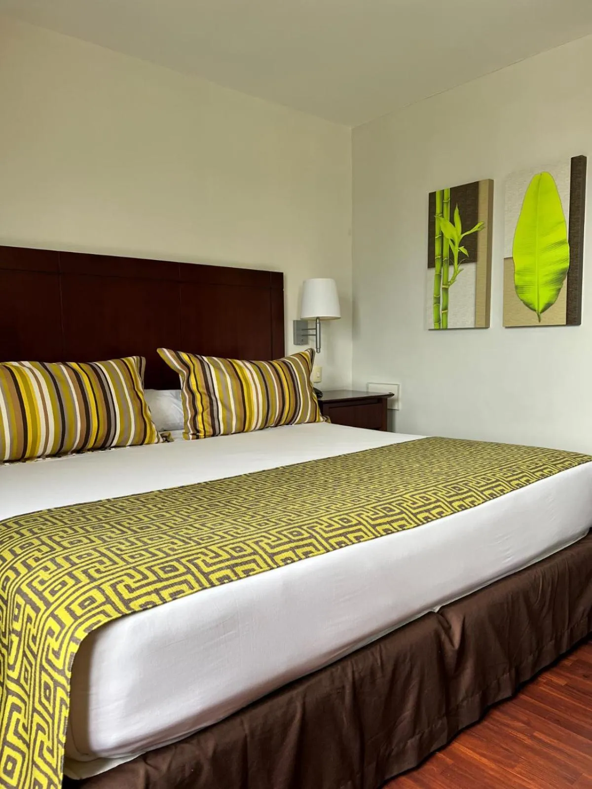 Bed in Hotel GH Guaparo Inn Valencia