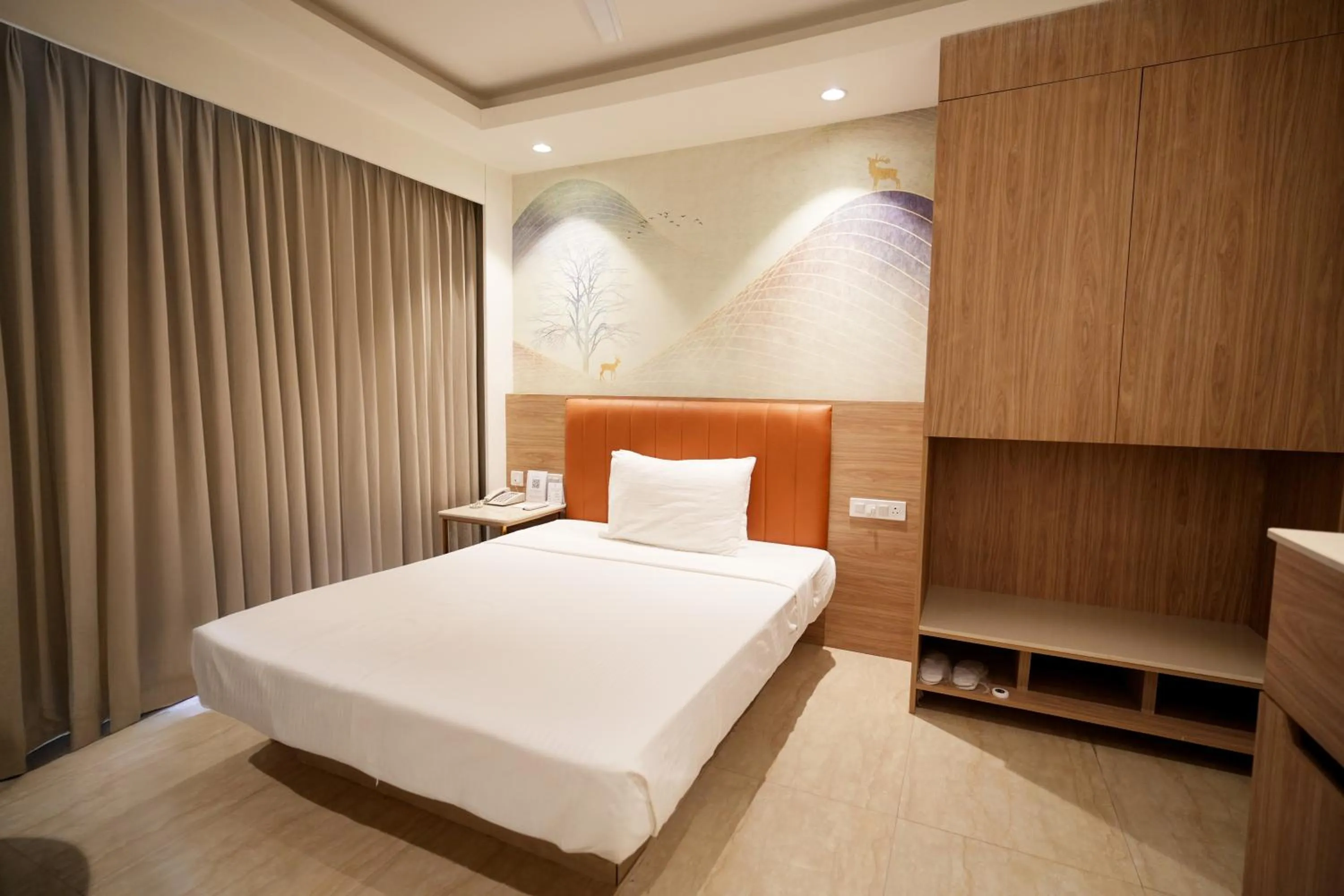 Bed in Alivaa Hotel Gurugram Sohna Road City Center