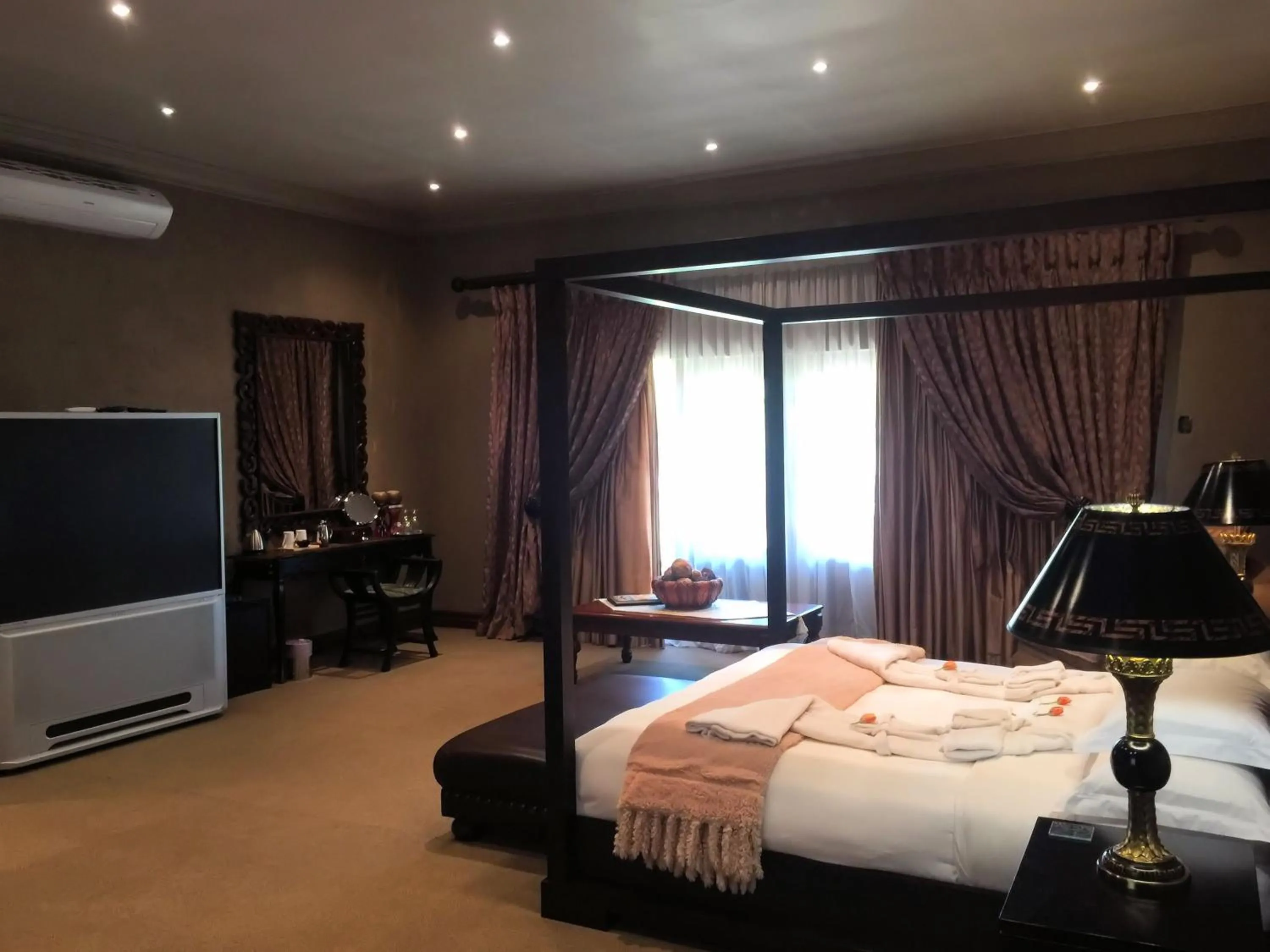 Photo of the whole room, Bed in Witwater Guest House & Spa