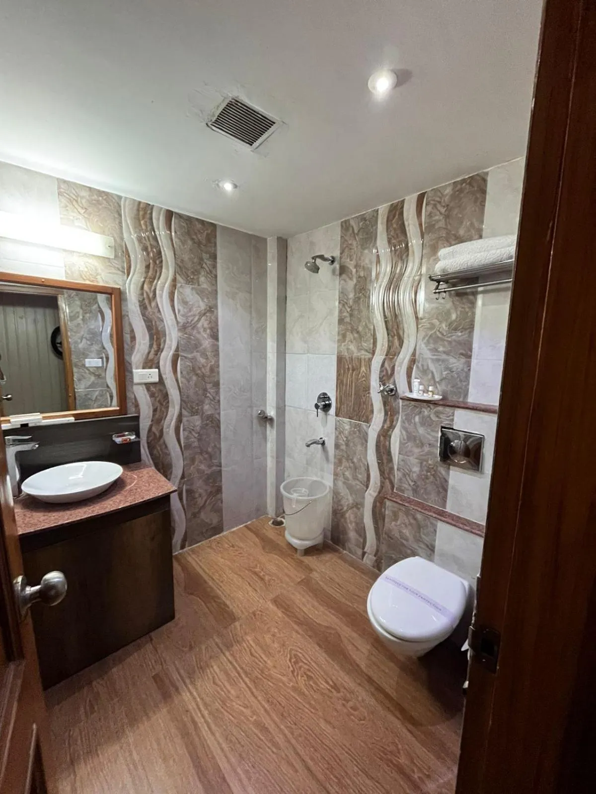 Shower in Hotel Padmini Palace