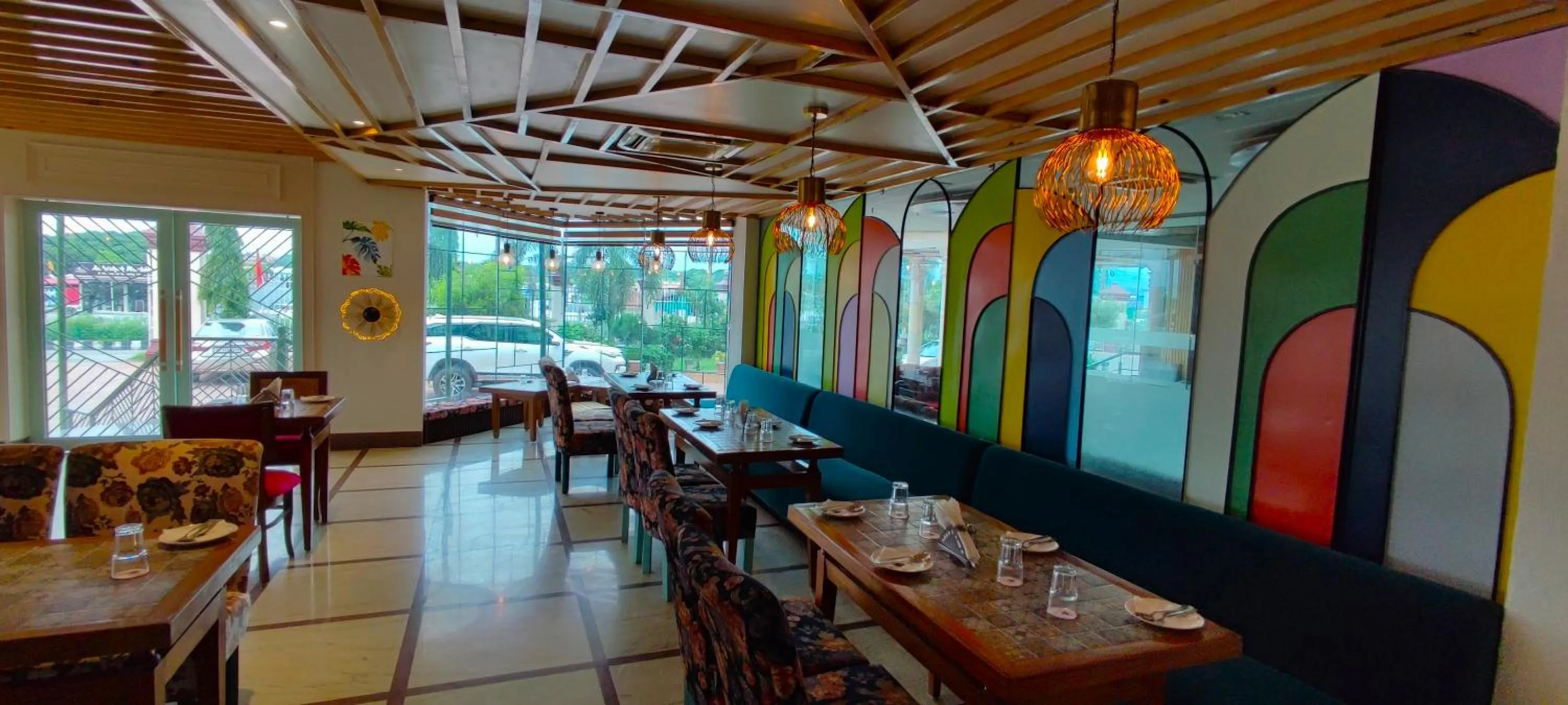 Restaurant/places to eat in Hotel Padmini Palace