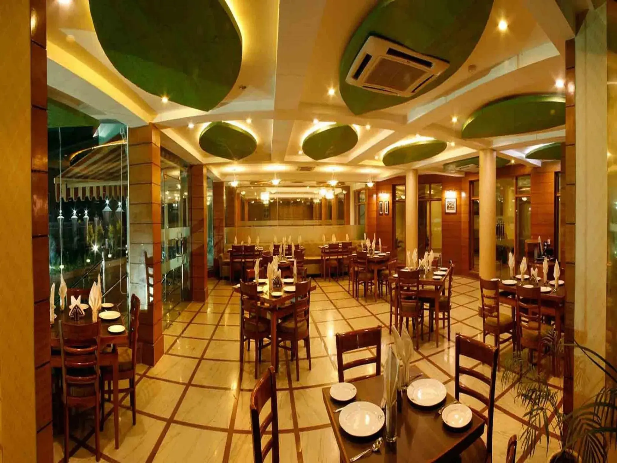 Restaurant/places to eat in Hotel Padmini Palace Restaurant/places to eat in Hotel Padmini Palace