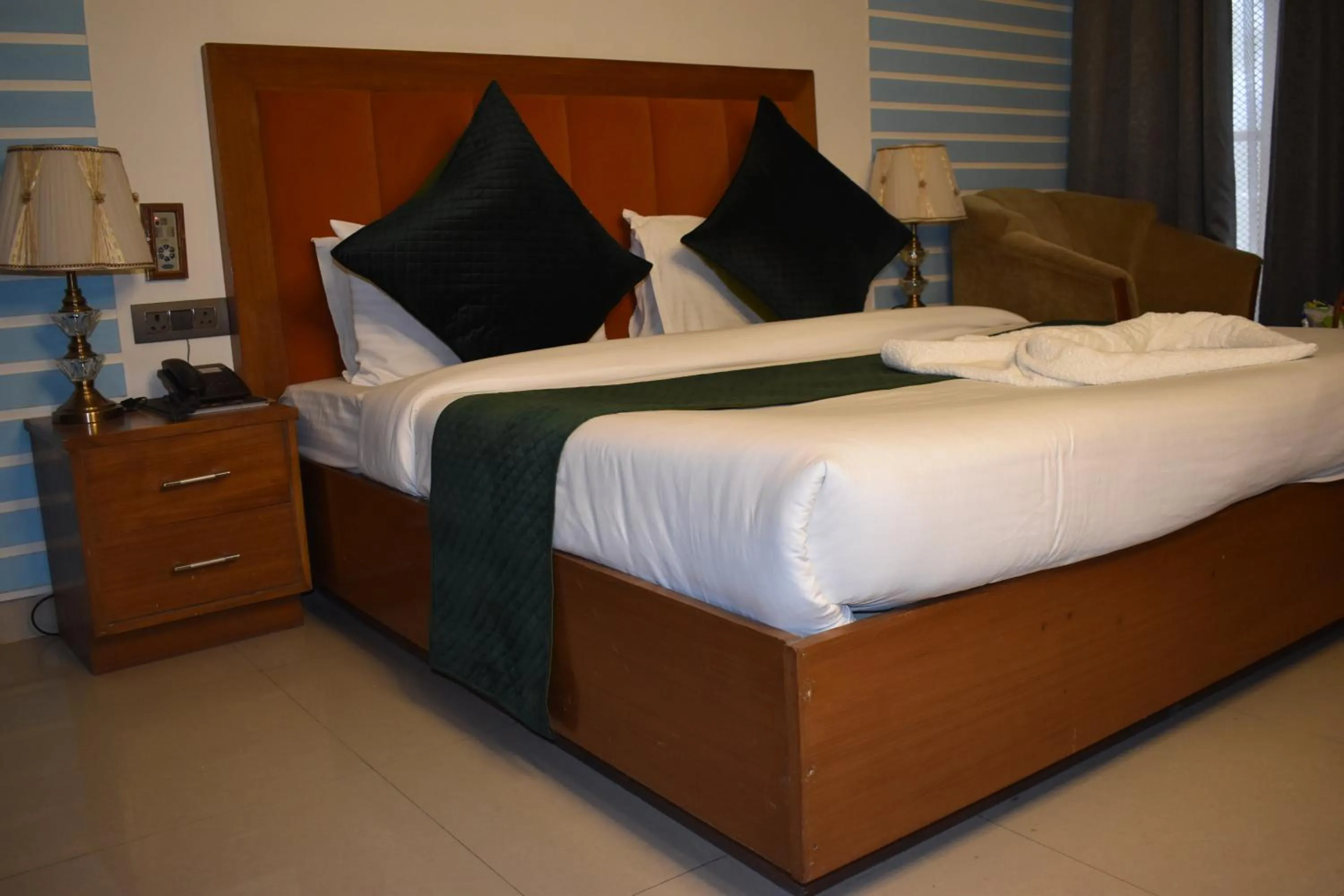 Bed in Hotel Padmini Palace