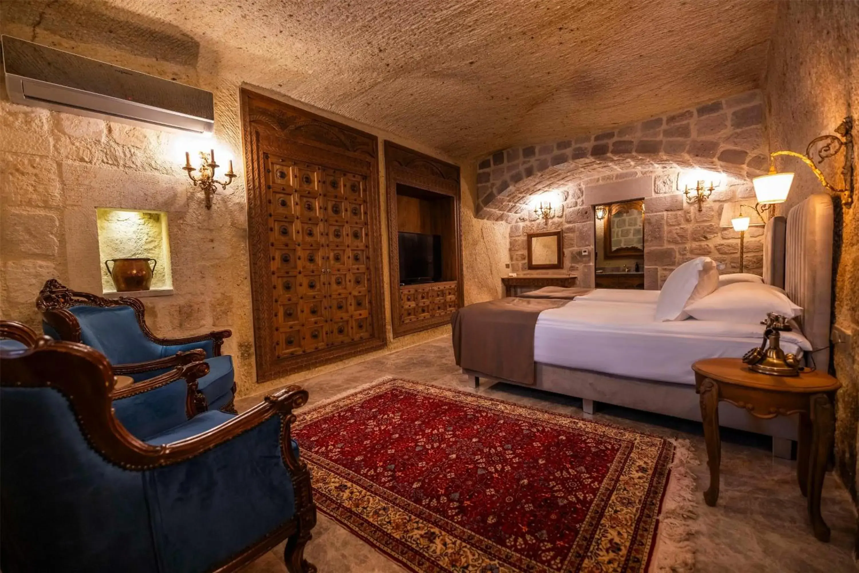 Photo of the whole room, Bed in Signature Cave Cappadocia, Trademark Collection by Wyndham Photo of the whole room, Bed in Signature Cave Cappadocia, Trademark Collection by Wyndham