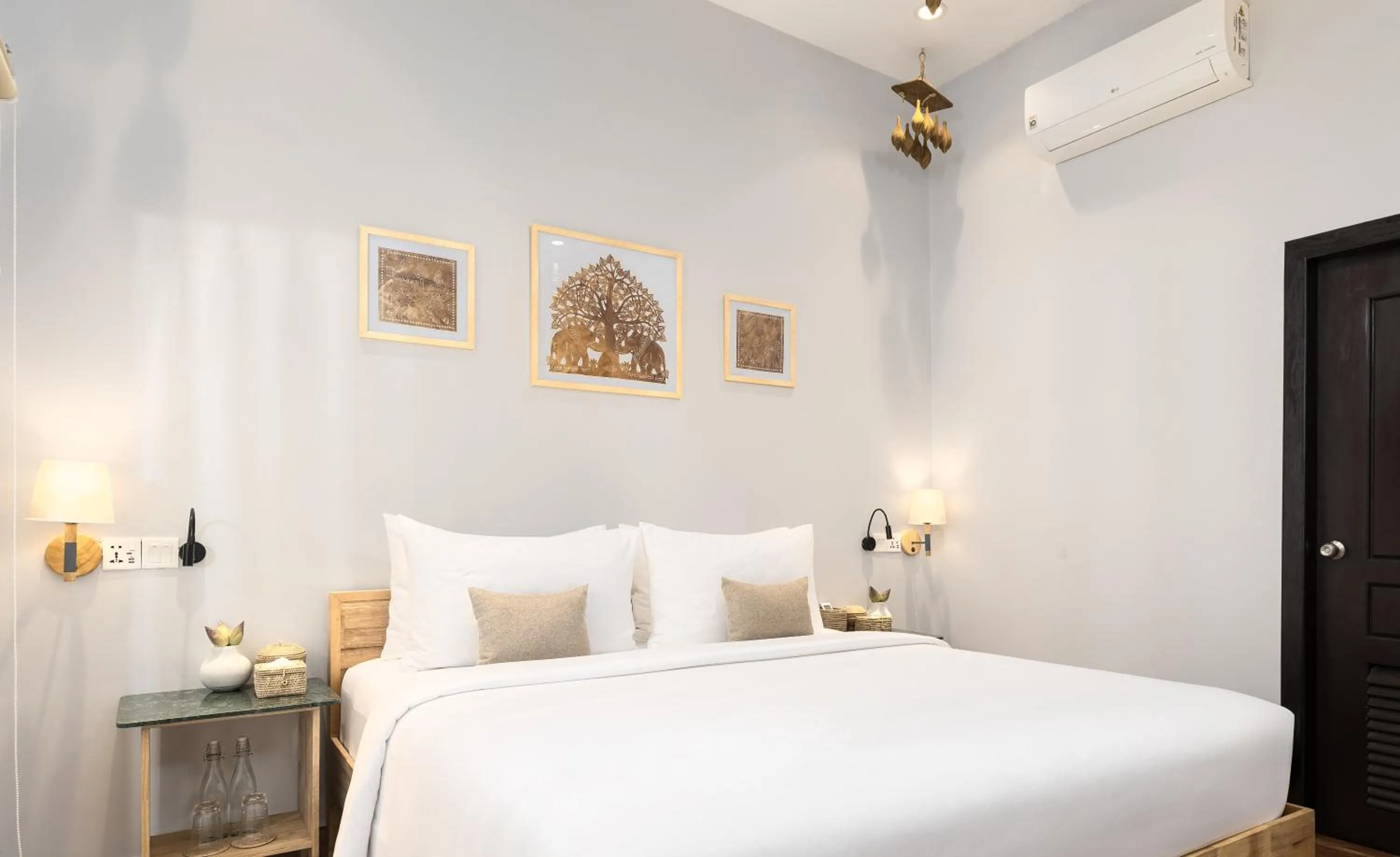 Bed in Moringa Tree Maison