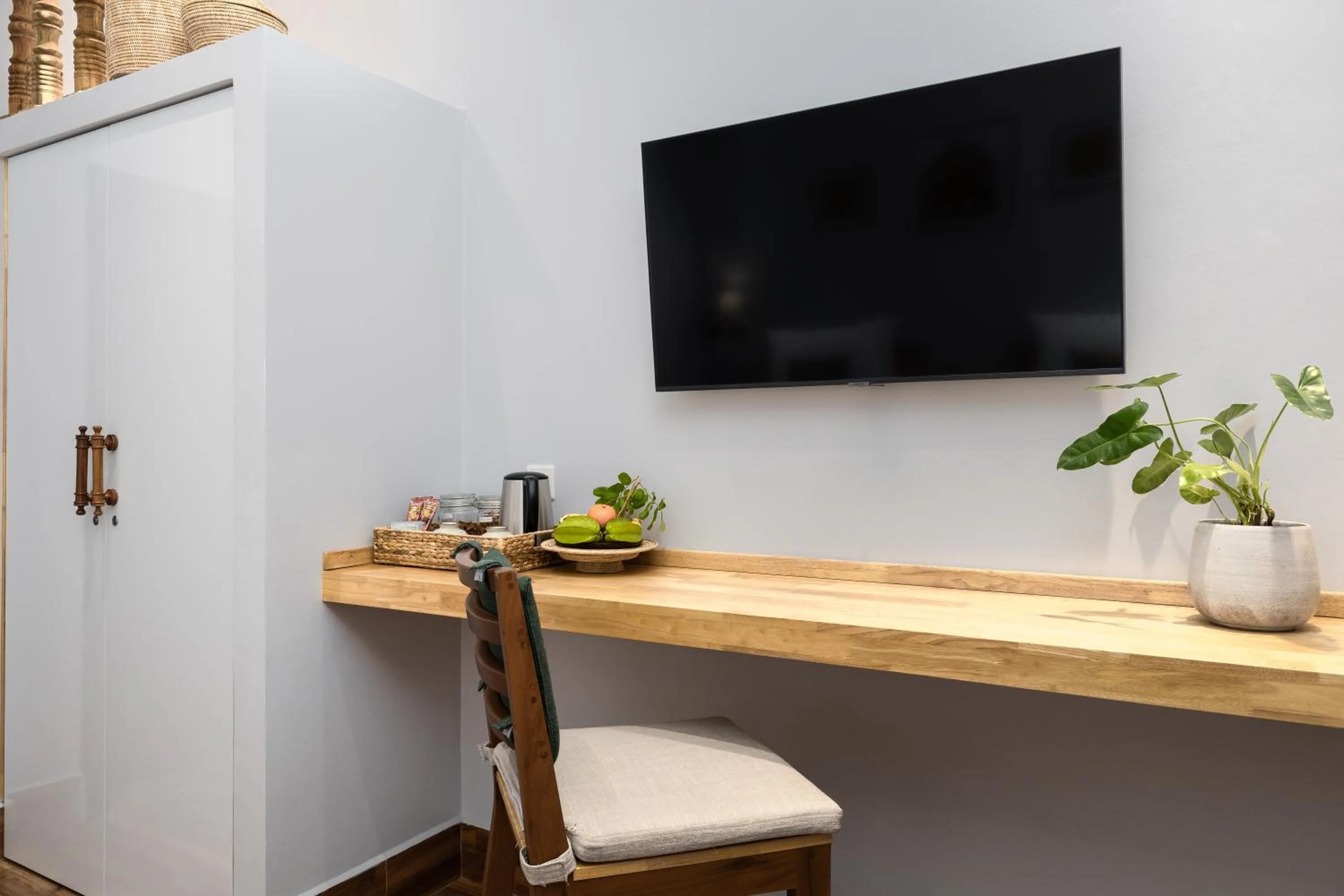 TV and multimedia in Moringa Tree Maison