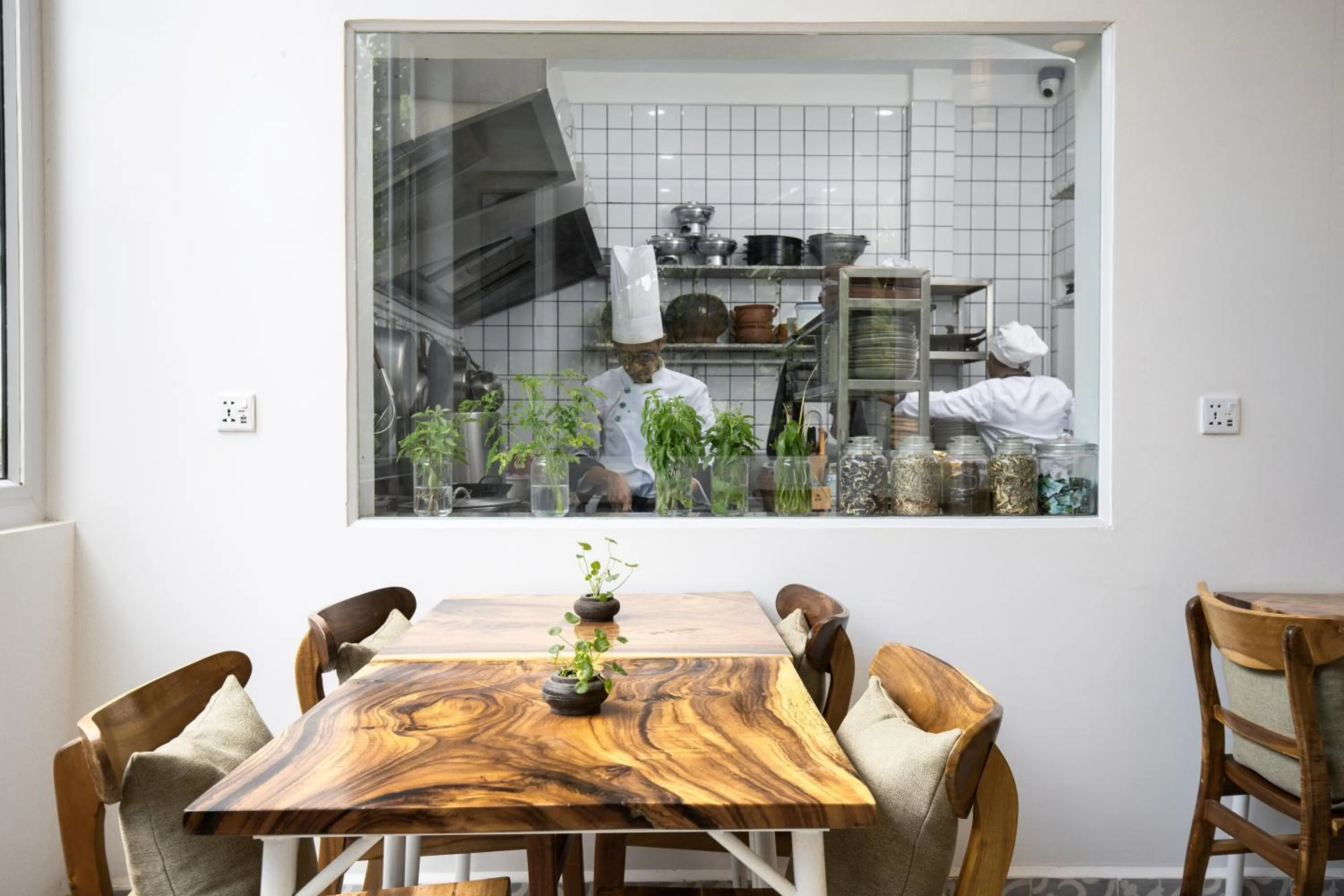 Restaurant/places to eat in Moringa Tree Maison