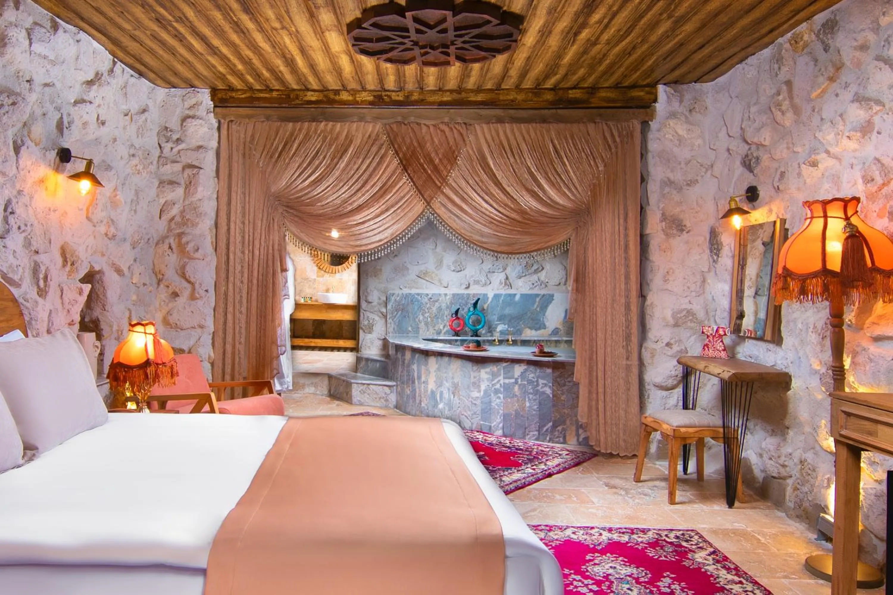Photo of the whole room, Bed in Cappadocia Cavusin Stone House