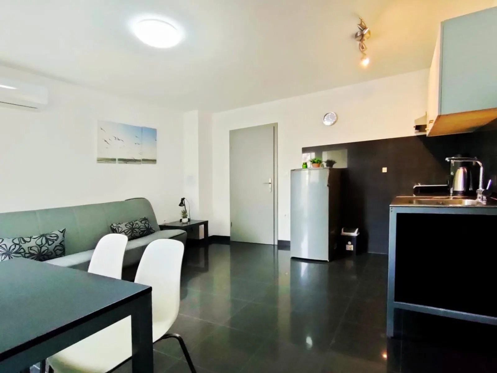 Rafael Apartments