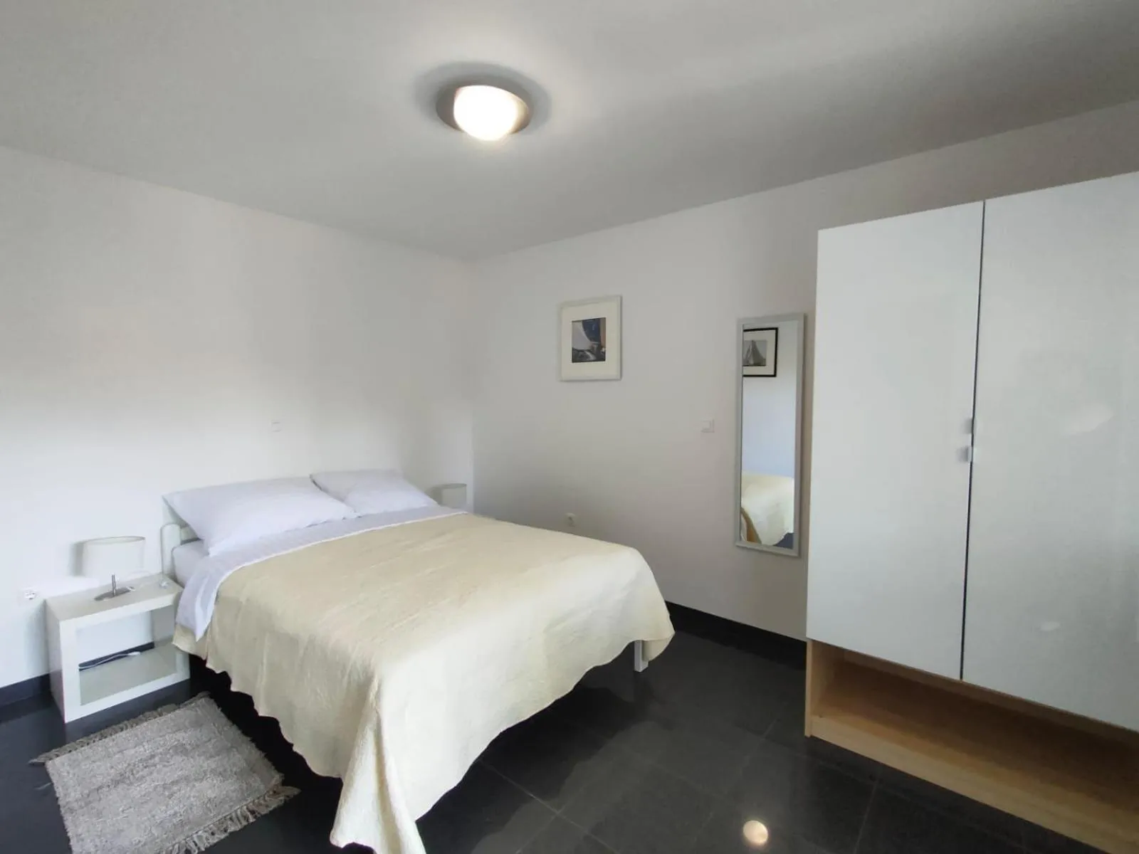Bed in Rafael Apartments