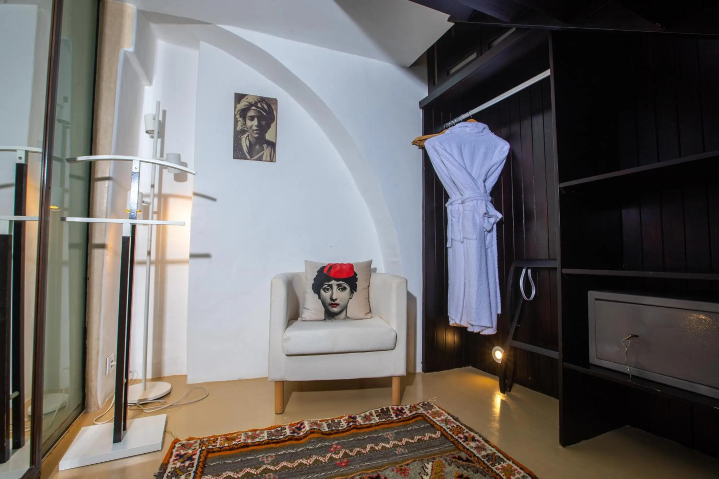wardrobe, Bed in Dar Lalzohra
