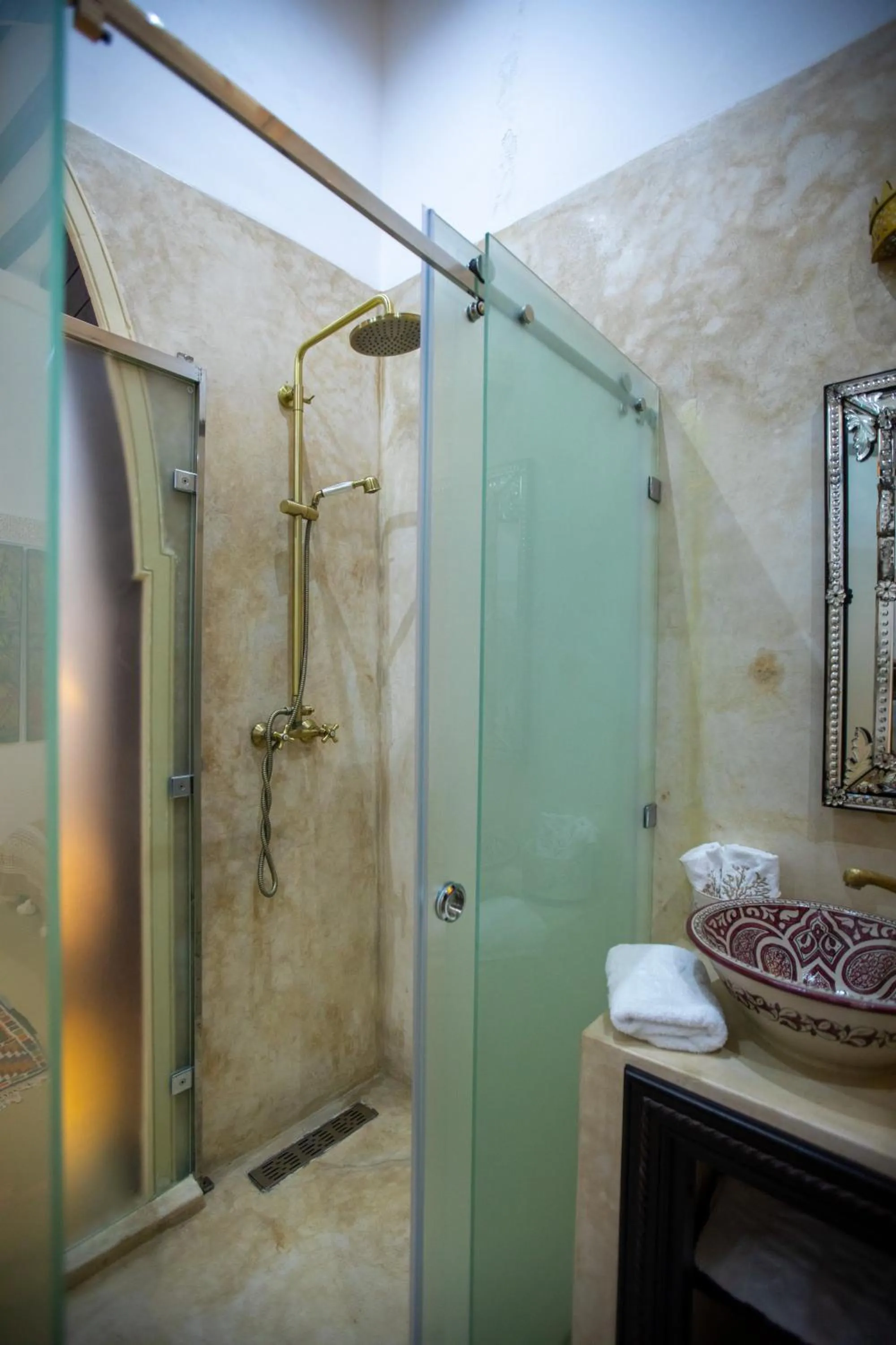 Shower in Dar Lalzohra