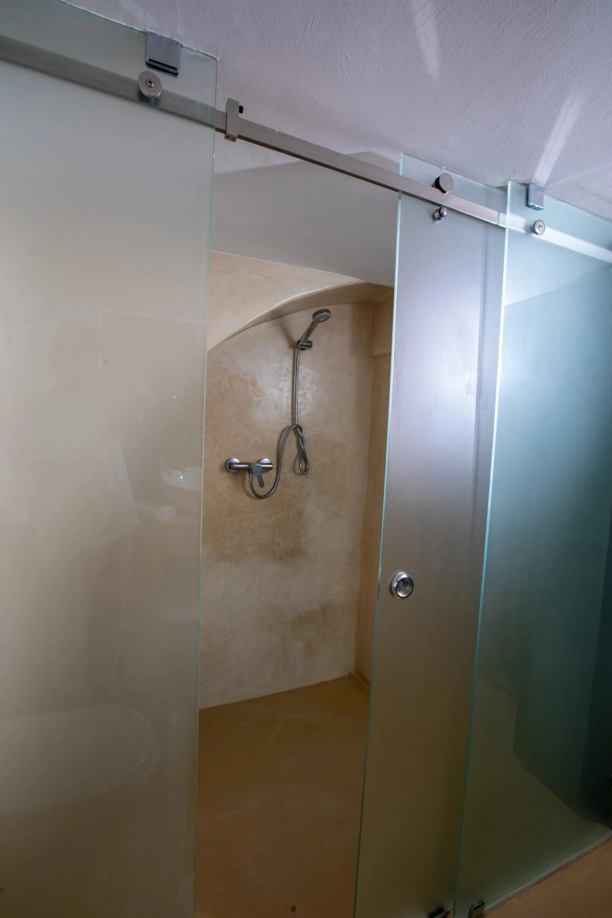 Shower in Dar Lalzohra