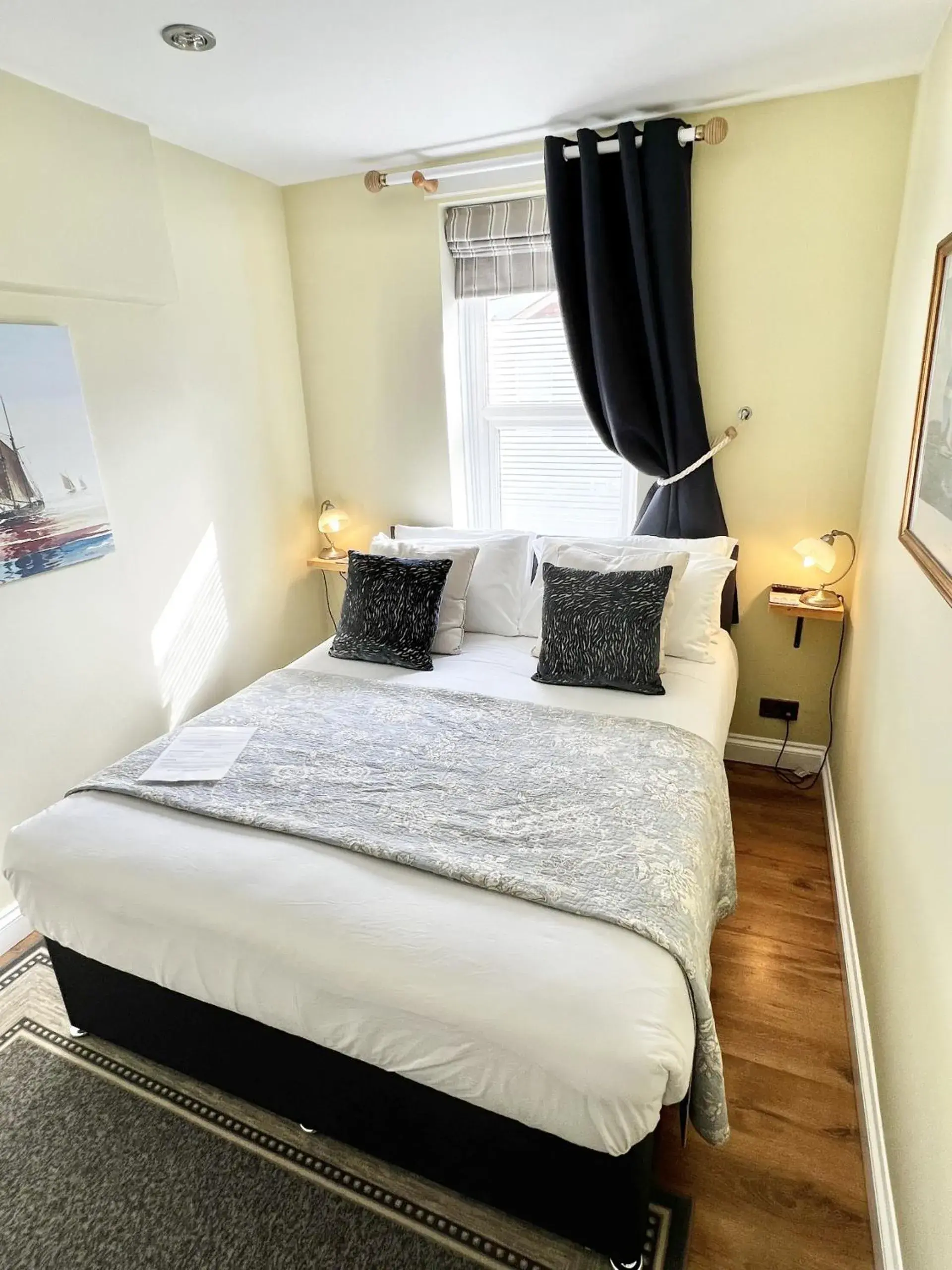 King Room - single occupancy in Devon House Guest House King Room - single occupancy in Devon House Guest House