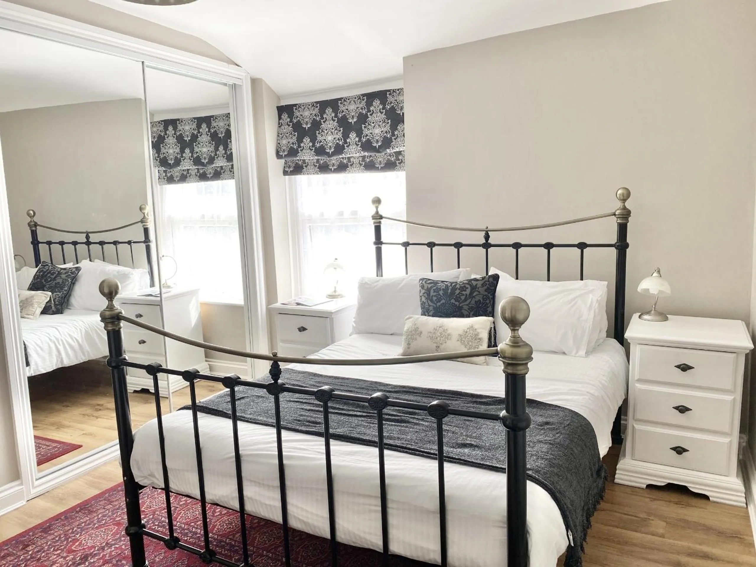 Bedroom, Bed in Devon House Guest House