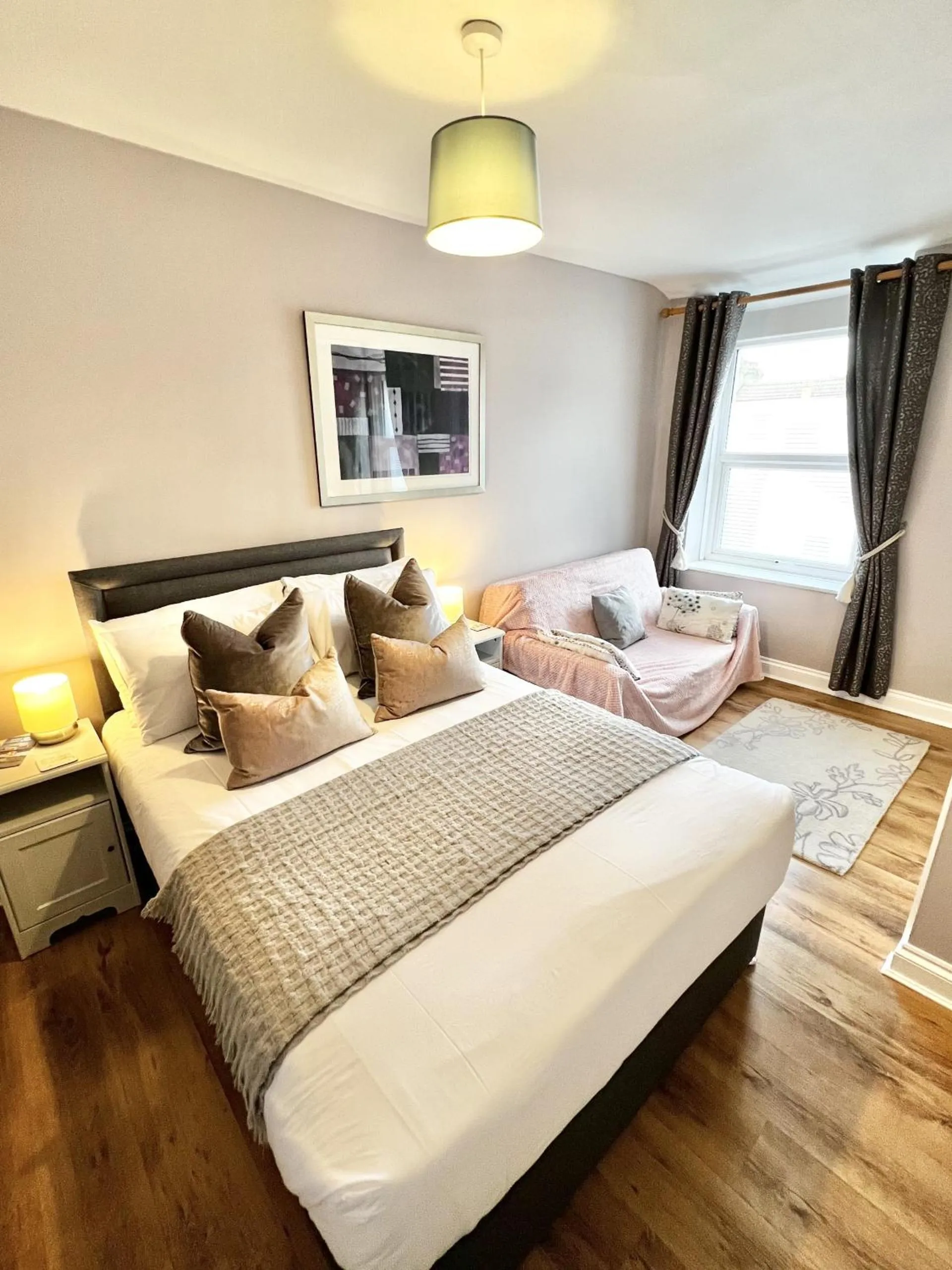 Bedroom, Bed in Devon House Guest House