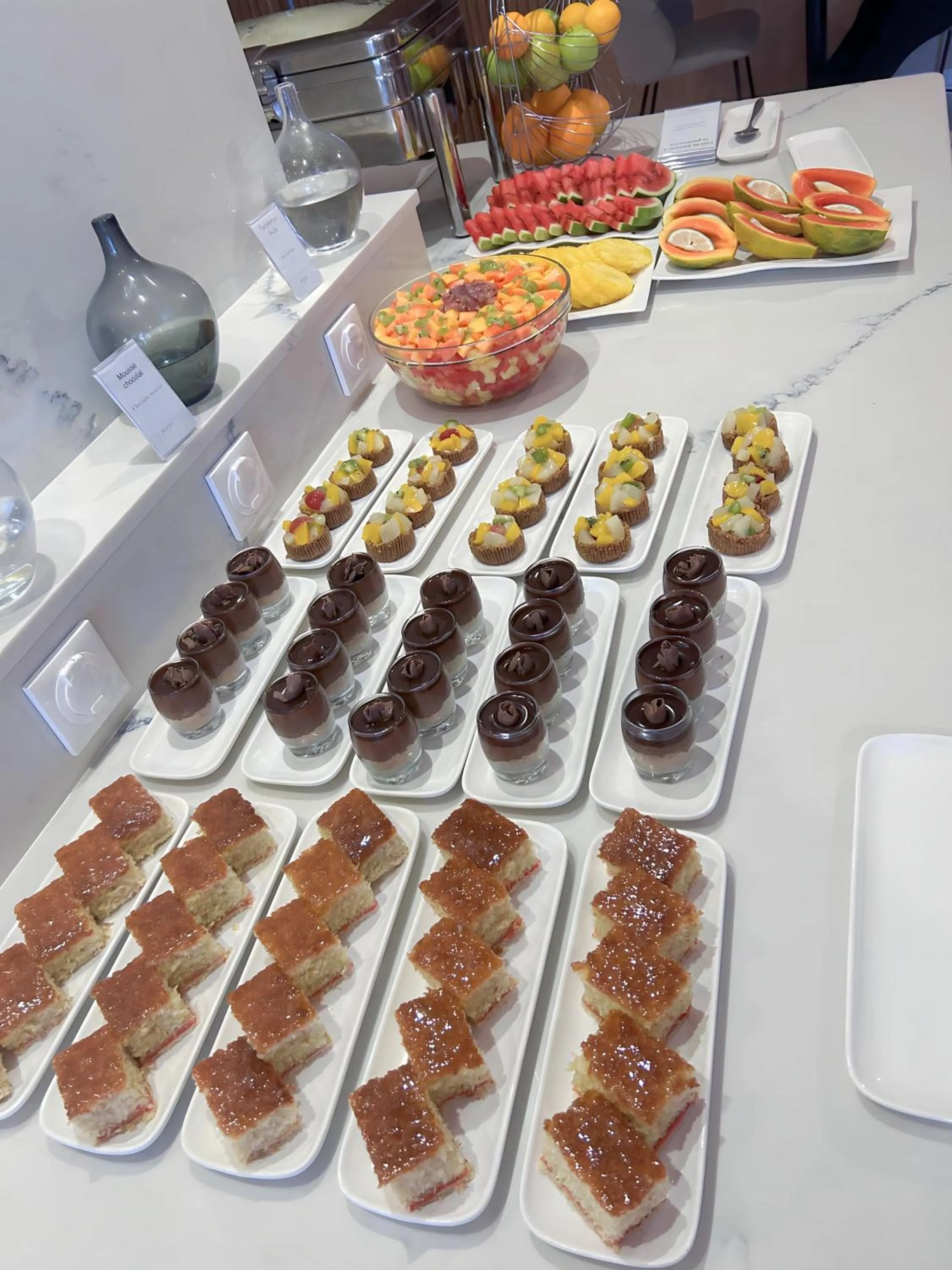 Restaurant/places to eat in Hôtel Ivotel Abidjan