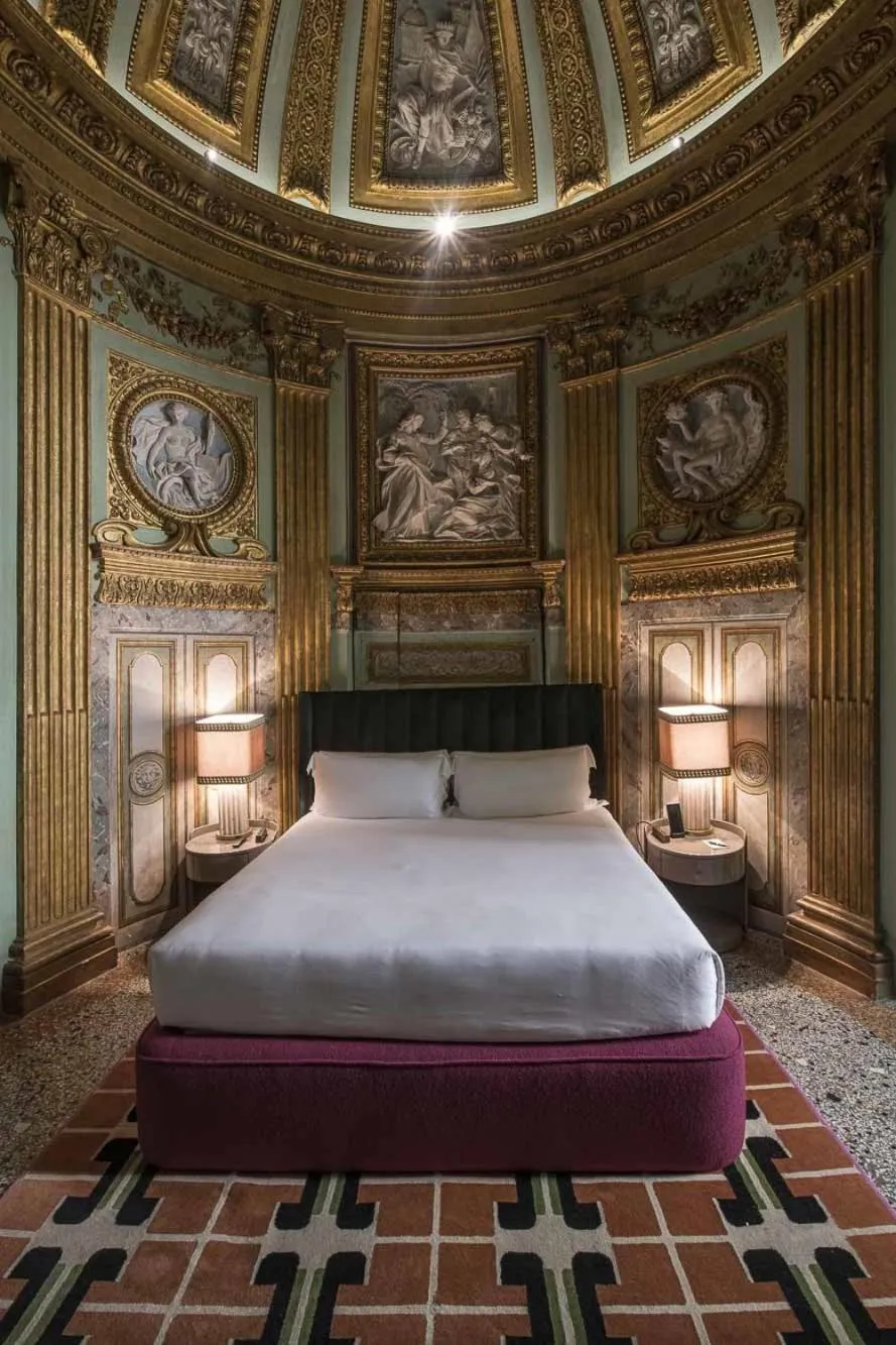 Bed in Palazzo Shedir - The Leading Hotels of the World
