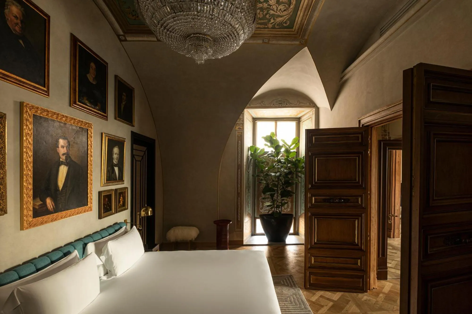 Bed in Palazzo Shedir - The Leading Hotels of the World