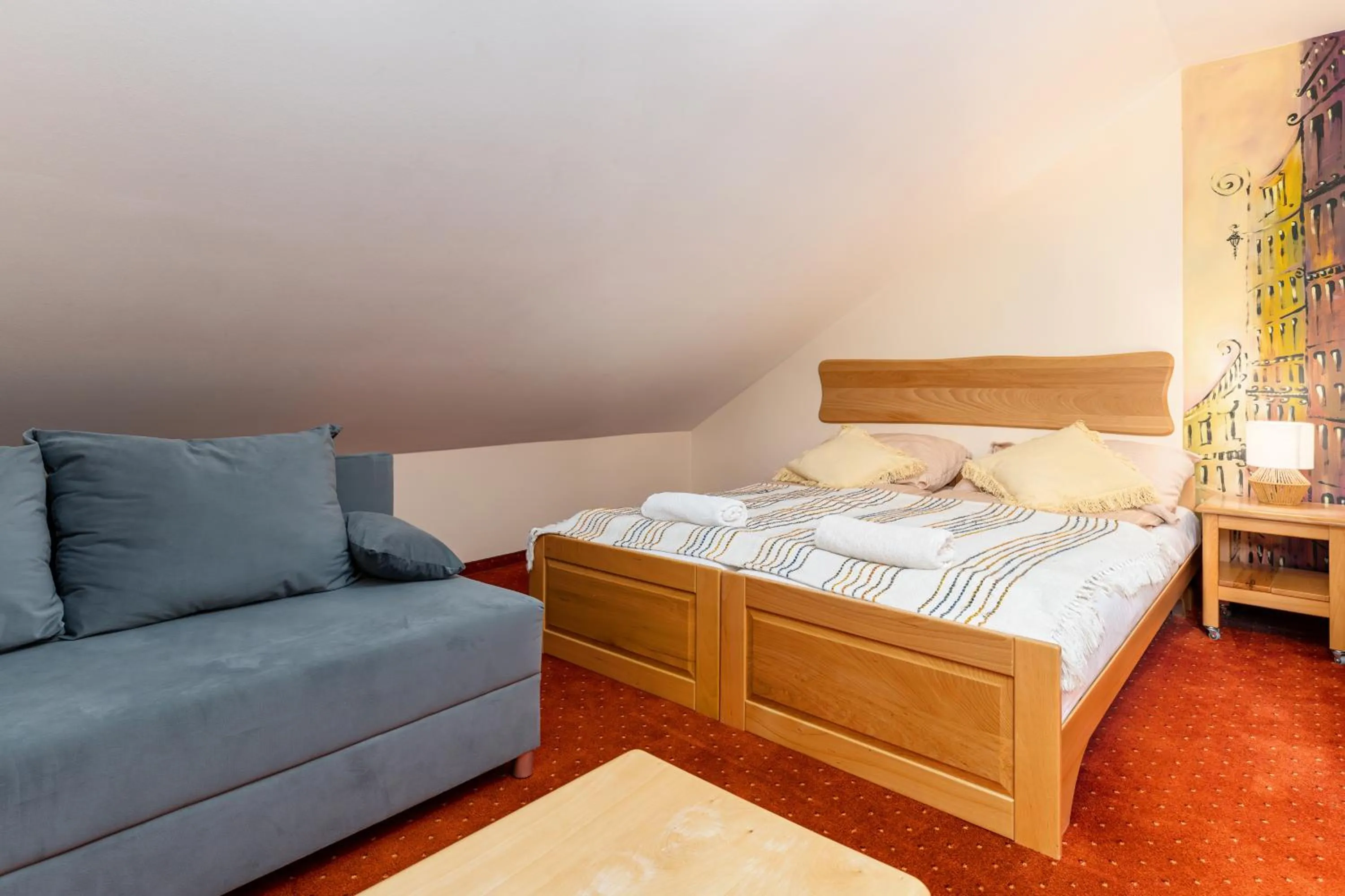 Bed in Villa Miłosna