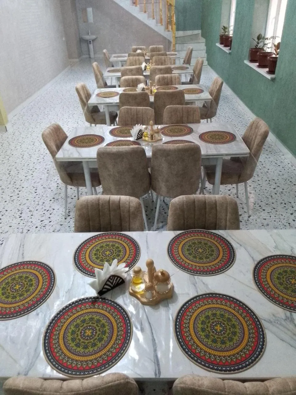 Restaurant/places to eat in Al-Qal`a