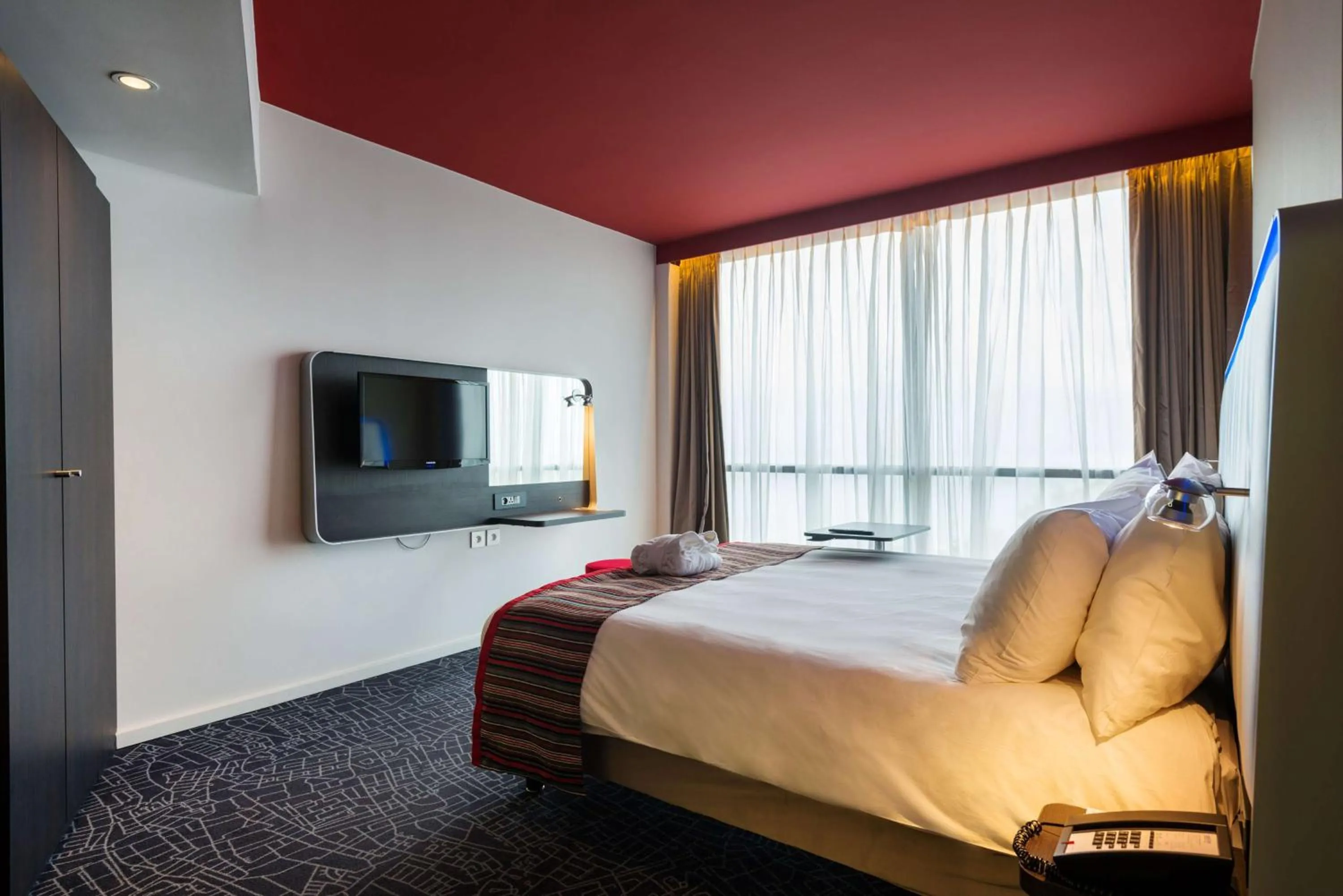 Photo of the whole room, Bed in Park Inn by Radisson Libreville