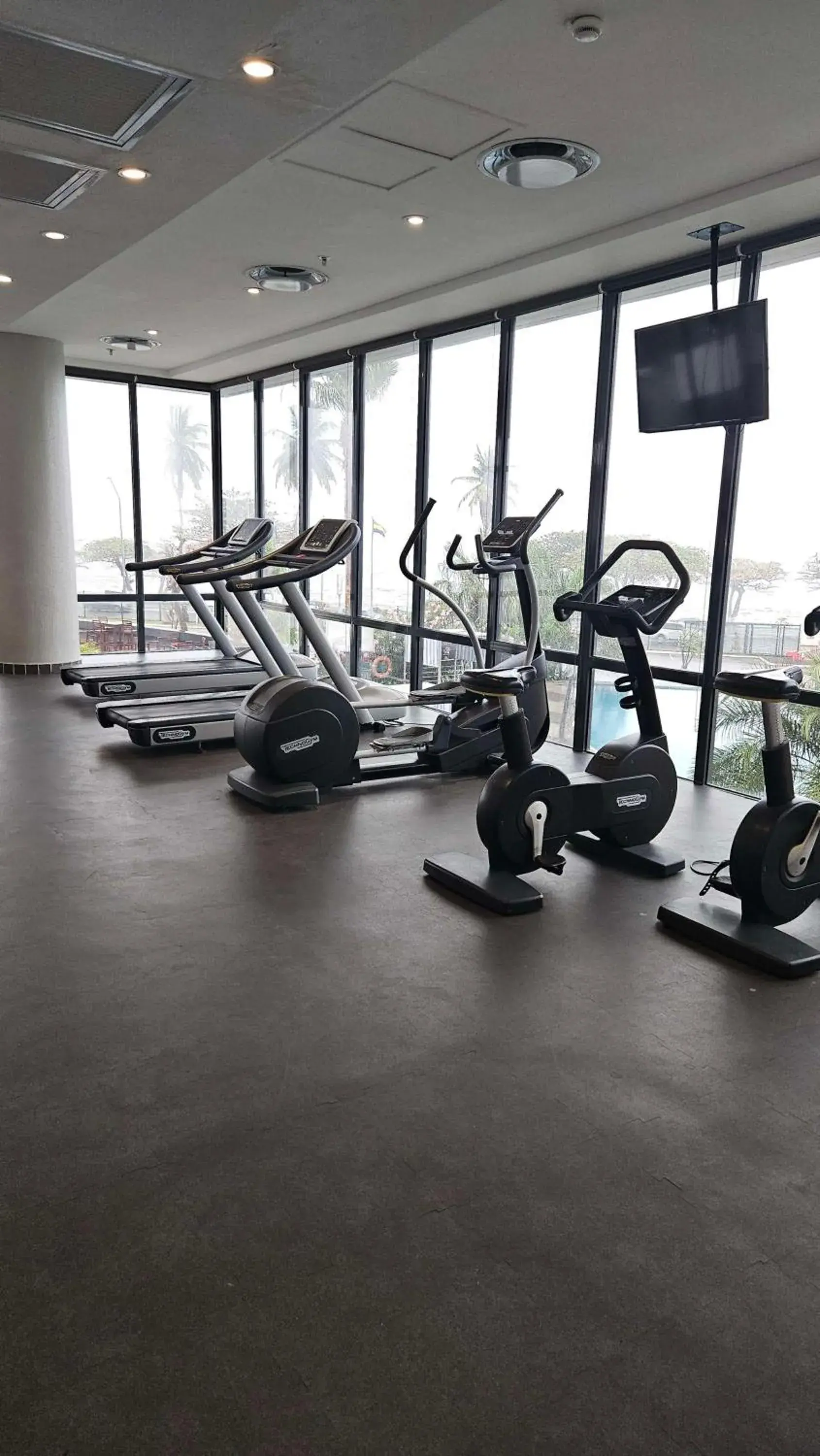 Fitness centre/facilities in Park Inn by Radisson Libreville Fitness centre/facilities in Park Inn by Radisson Libreville